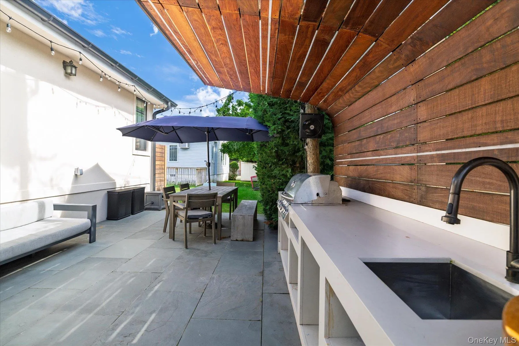 Covered outdoor kitchen Covered outdoor kitchen