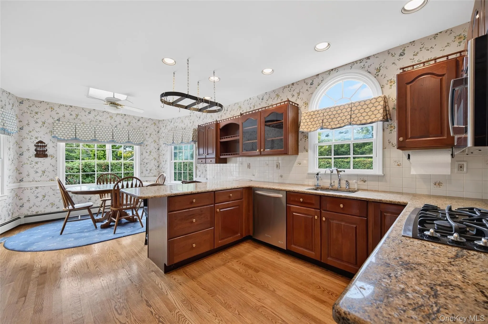 2 Garden Street, Hempstead, NY, 4 Bedrooms Bedrooms, 11 Rooms Rooms,2 BathroomsBathrooms,Residential,For Rent,Garden,0,1054777 2 Garden Street, Hempstead, NY, 4 Bedrooms Bedrooms, 11 Rooms Rooms,2 BathroomsBathrooms,Residential,For Rent,Garden,0,1054777