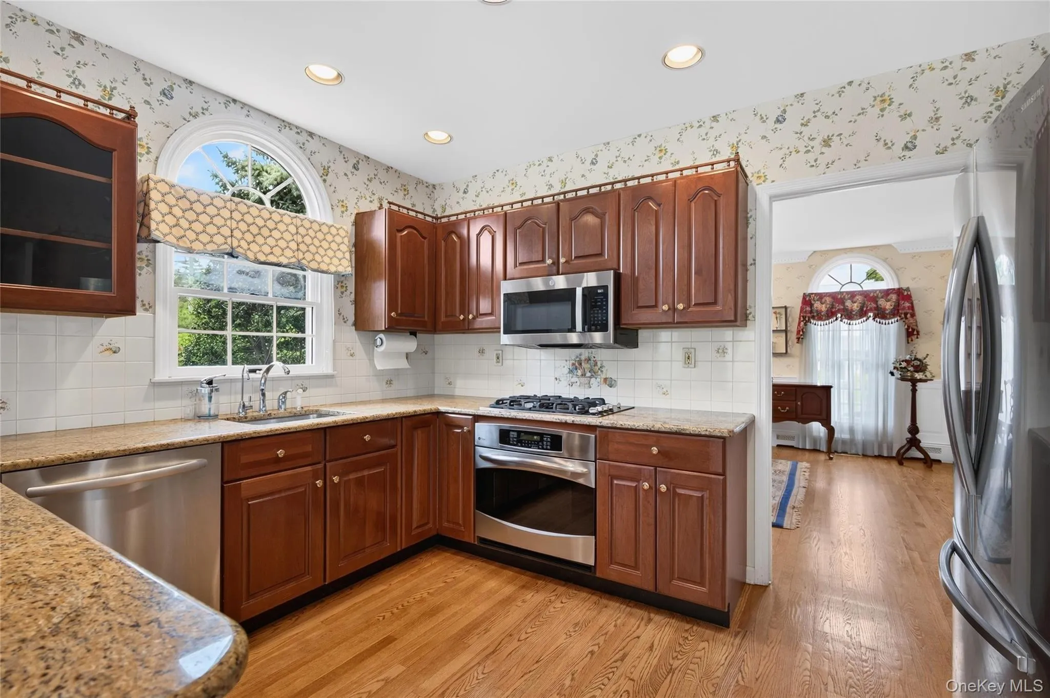 2 Garden Street, Hempstead, NY, 4 Bedrooms Bedrooms, 11 Rooms Rooms,2 BathroomsBathrooms,Residential,For Rent,Garden,0,1054777 2 Garden Street, Hempstead, NY, 4 Bedrooms Bedrooms, 11 Rooms Rooms,2 BathroomsBathrooms,Residential,For Rent,Garden,0,1054777