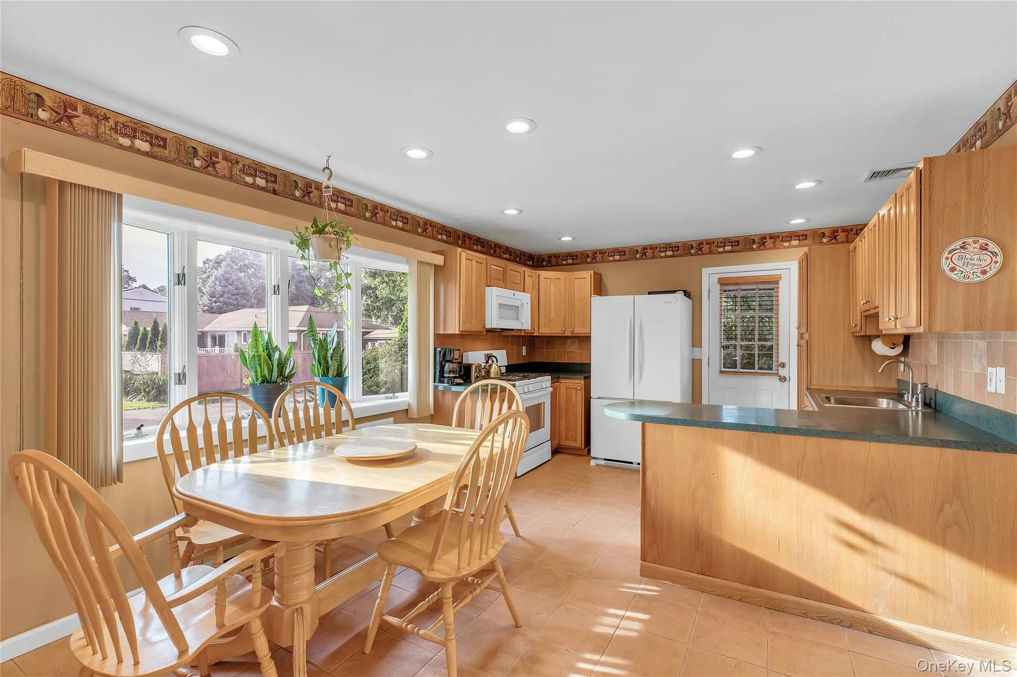 57 Commercial Avenue, Islip, NY, 3 Bedrooms Bedrooms, 6 Rooms Rooms,1 BathroomBathrooms,Residential,For Rent,Commercial,0,1054780 57 Commercial Avenue, Islip, NY, 3 Bedrooms Bedrooms, 6 Rooms Rooms,1 BathroomBathrooms,Residential,For Rent,Commercial,0,1054780