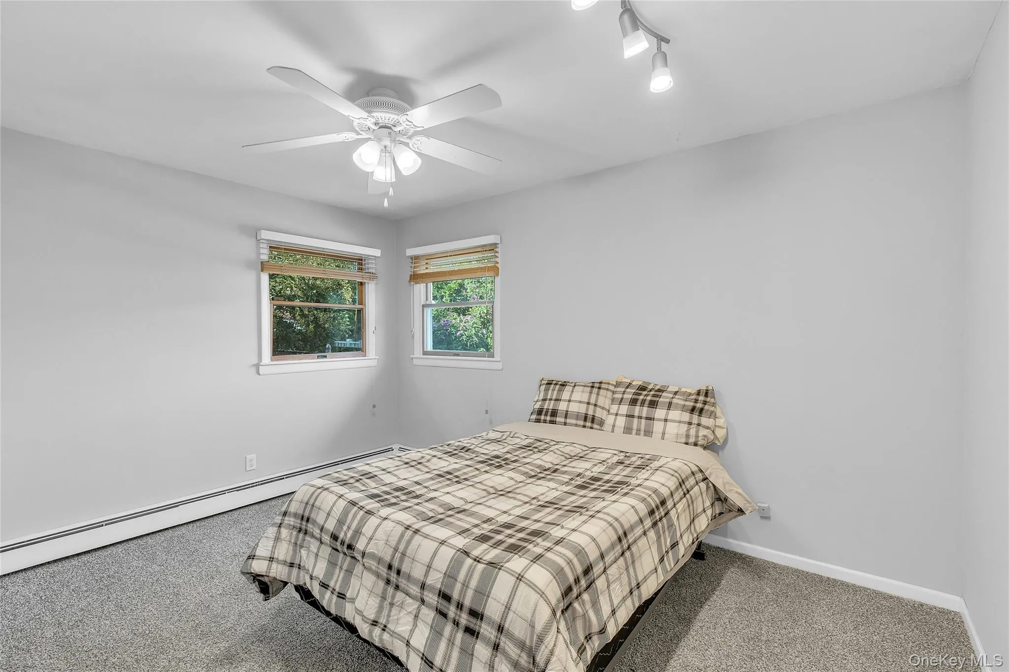 57 Commercial Avenue, Islip, NY, 3 Bedrooms Bedrooms, 6 Rooms Rooms,1 BathroomBathrooms,Residential,For Rent,Commercial,0,1054780 57 Commercial Avenue, Islip, NY, 3 Bedrooms Bedrooms, 6 Rooms Rooms,1 BathroomBathrooms,Residential,For Rent,Commercial,0,1054780