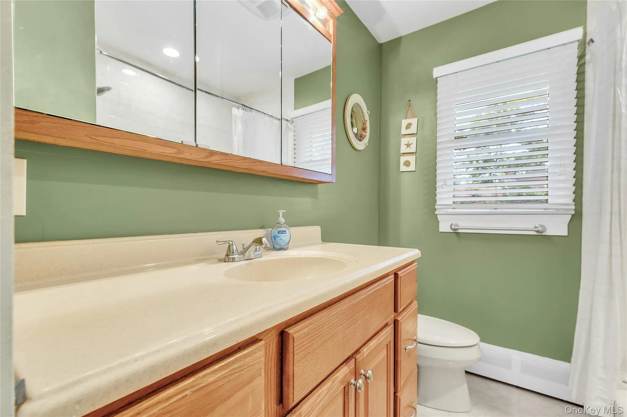 57 Commercial Avenue, Islip, NY, 3 Bedrooms Bedrooms, 6 Rooms Rooms,1 BathroomBathrooms,Residential,For Rent,Commercial,0,1054780 57 Commercial Avenue, Islip, NY, 3 Bedrooms Bedrooms, 6 Rooms Rooms,1 BathroomBathrooms,Residential,For Rent,Commercial,0,1054780