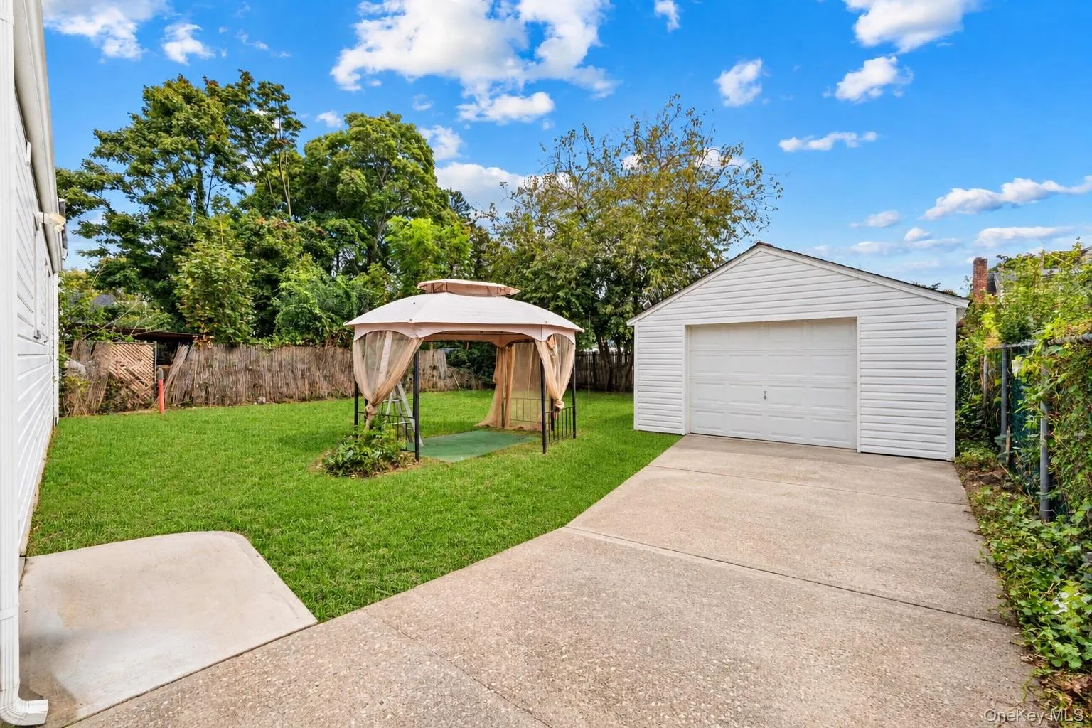 739 Nostrand Avenue, Hempstead, NY, 3 Bedrooms Bedrooms, 6 Rooms Rooms,1 BathroomBathrooms,Residential,For Rent,Nostrand,0,1054783 739 Nostrand Avenue, Hempstead, NY, 3 Bedrooms Bedrooms, 6 Rooms Rooms,1 BathroomBathrooms,Residential,For Rent,Nostrand,0,1054783