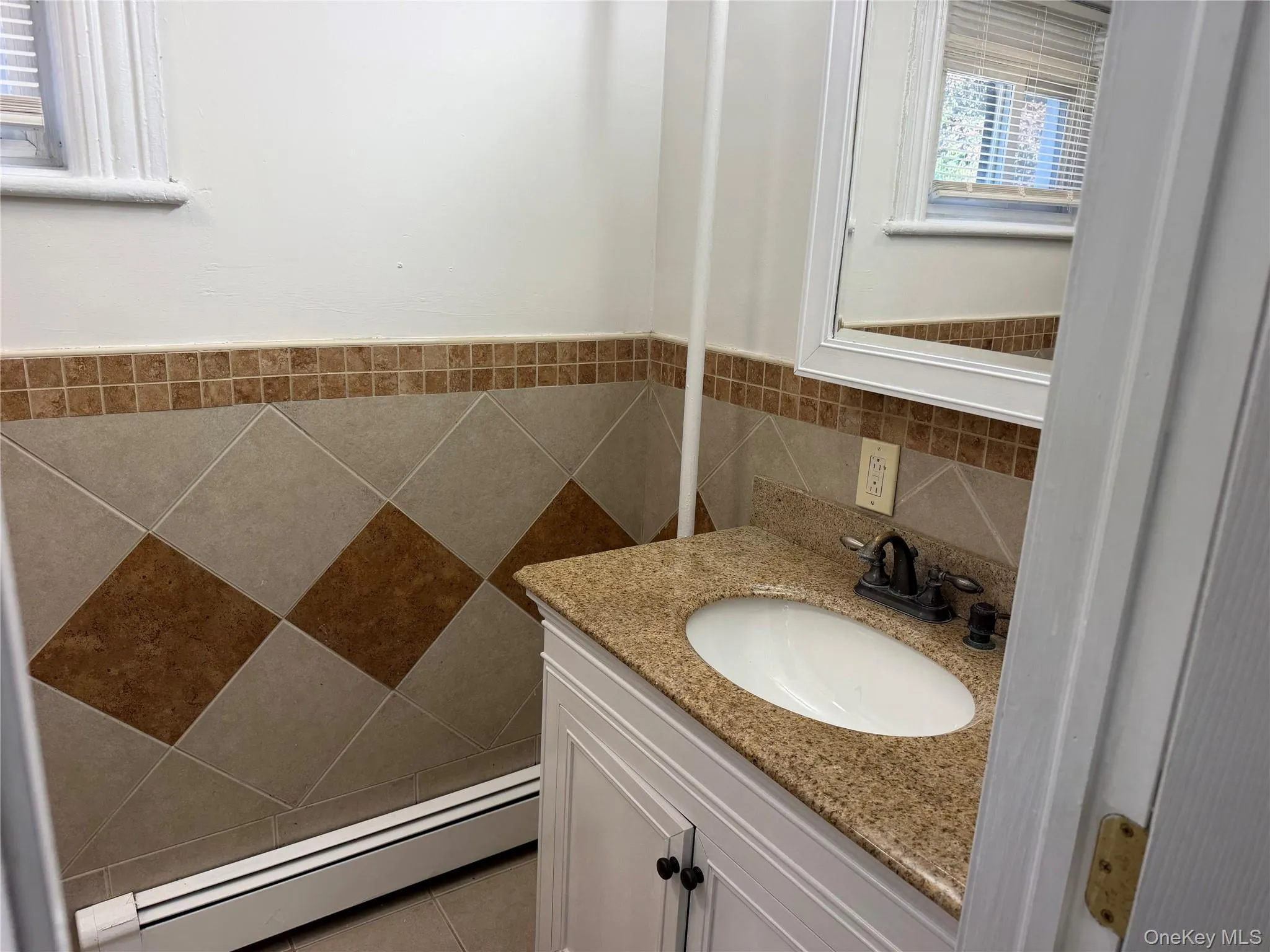 208 Elm Street, Monroe, NY, 3 Bedroom Bedrooms, 7 Room Rooms,1 BathroomBathrooms,Residential Lease,For Rent,Elm,0,1054790 208 Elm Street, Monroe, NY, 3 Bedroom Bedrooms, 7 Room Rooms,1 BathroomBathrooms,Residential Lease,For Rent,Elm,0,1054790
