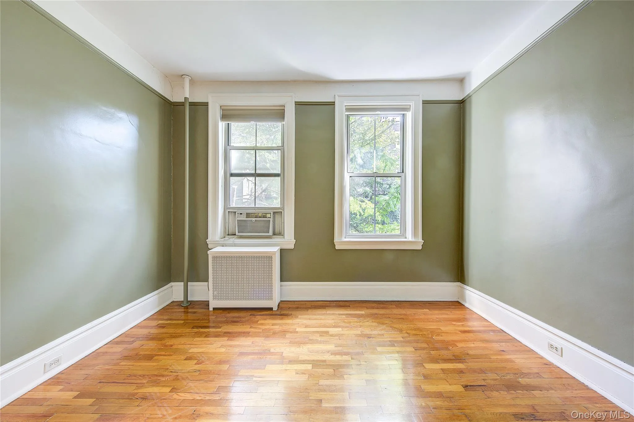 35-45 78th Street, New York, NY, 2 Bedrooms Bedrooms, 5 Rooms Rooms,1 BathroomBathrooms,Residential,For Rent,78th,0,1054793 35-45 78th Street, New York, NY, 2 Bedrooms Bedrooms, 5 Rooms Rooms,1 BathroomBathrooms,Residential,For Rent,78th,0,1054793