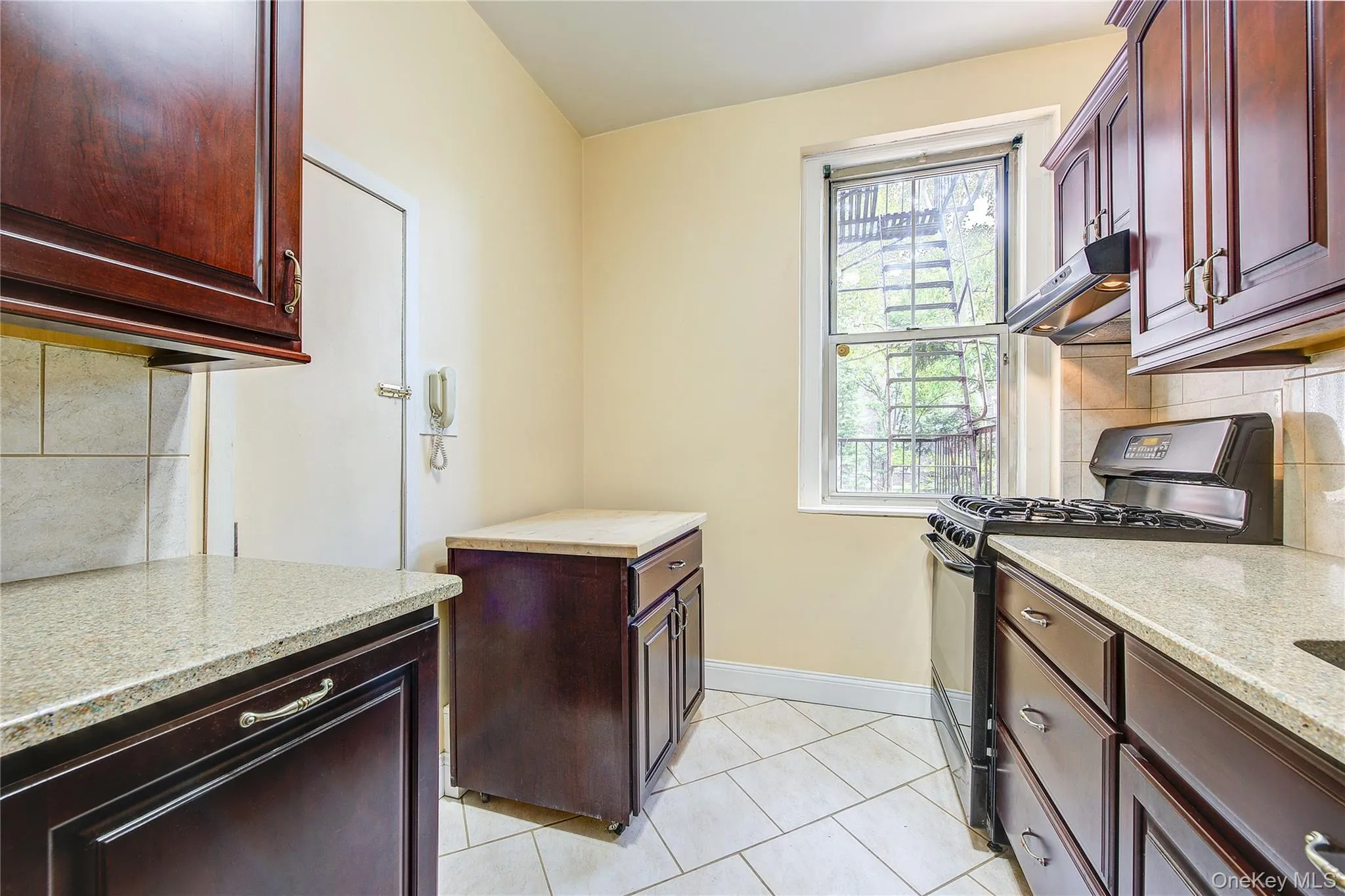 35-45 78th Street, New York, NY, 2 Bedrooms Bedrooms, 5 Rooms Rooms,1 BathroomBathrooms,Residential,For Rent,78th,0,1054793 35-45 78th Street, New York, NY, 2 Bedrooms Bedrooms, 5 Rooms Rooms,1 BathroomBathrooms,Residential,For Rent,78th,0,1054793