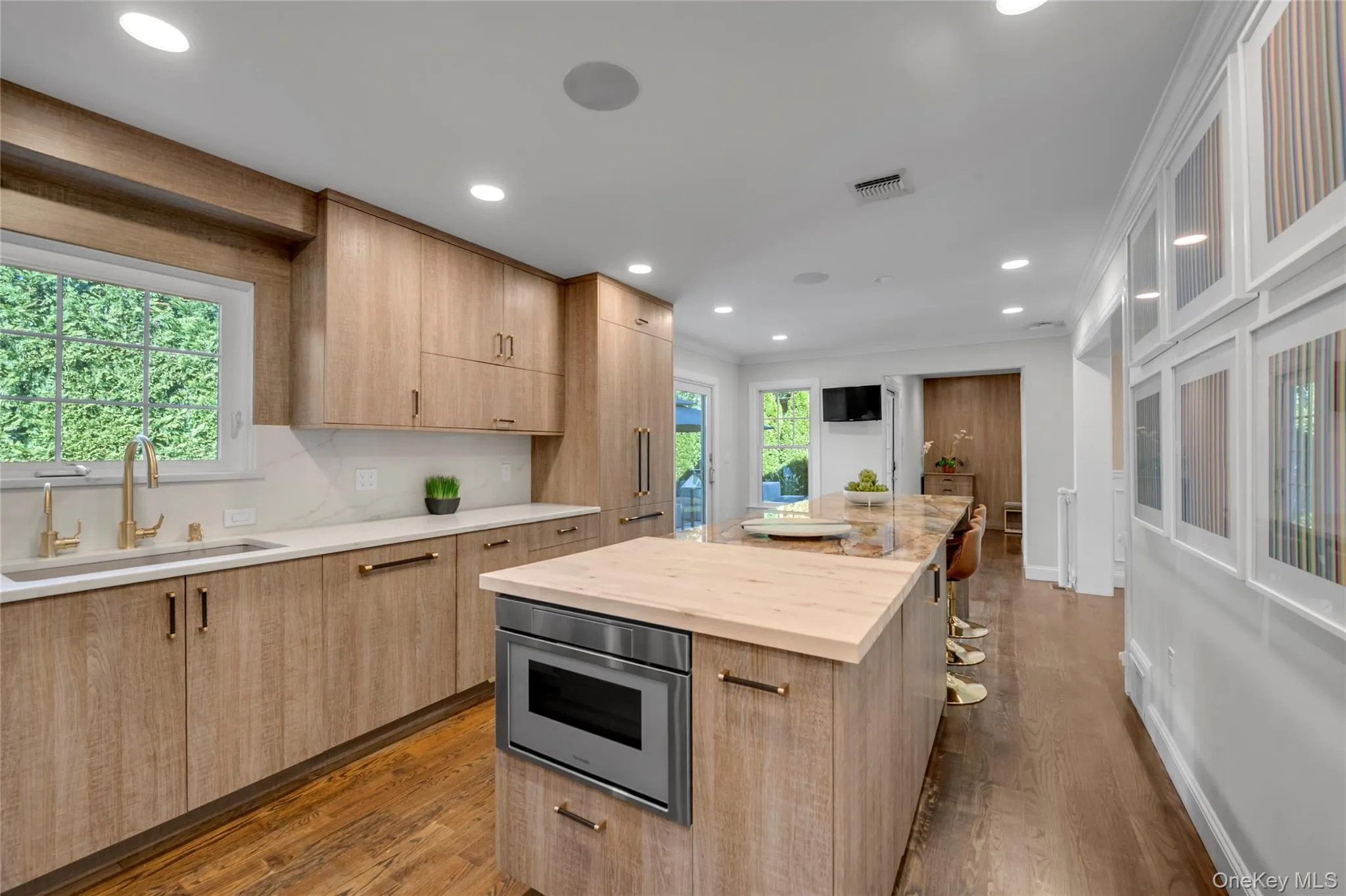 17 Colonial Road, North Hempstead, NY, 4 Bedrooms Bedrooms, 8 Rooms Rooms,4 BathroomsBathrooms,Residential,For Rent,Colonial,0,1054815 17 Colonial Road, North Hempstead, NY, 4 Bedrooms Bedrooms, 8 Rooms Rooms,4 BathroomsBathrooms,Residential,For Rent,Colonial,0,1054815