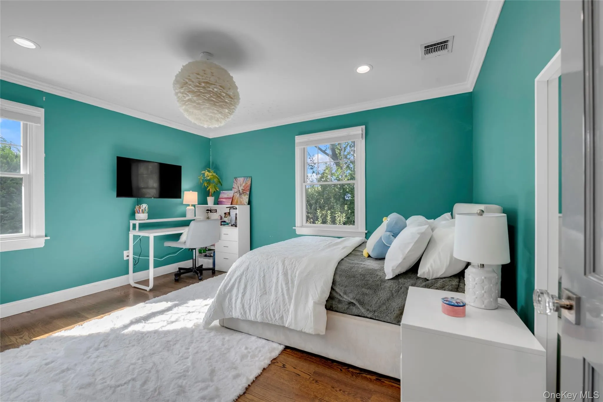 17 Colonial Road, North Hempstead, NY, 4 Bedrooms Bedrooms, 8 Rooms Rooms,4 BathroomsBathrooms,Residential,For Rent,Colonial,0,1054815 17 Colonial Road, North Hempstead, NY, 4 Bedrooms Bedrooms, 8 Rooms Rooms,4 BathroomsBathrooms,Residential,For Rent,Colonial,0,1054815