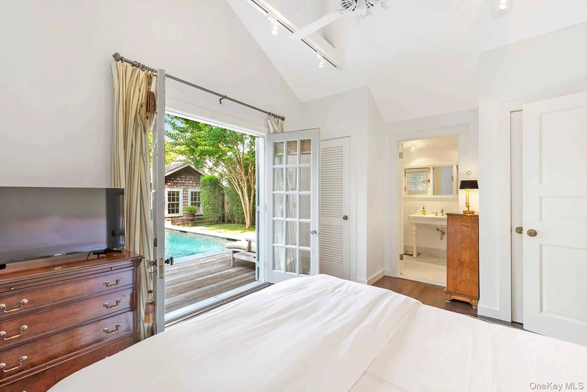 99 Egypt Lane, East Hampton, NY, 3 Bedrooms Bedrooms, 5 Rooms Rooms,3 BathroomsBathrooms,Residential Lease,For Rent,Egypt,0,1054816 99 Egypt Lane, East Hampton, NY, 3 Bedrooms Bedrooms, 5 Rooms Rooms,3 BathroomsBathrooms,Residential Lease,For Rent,Egypt,0,1054816