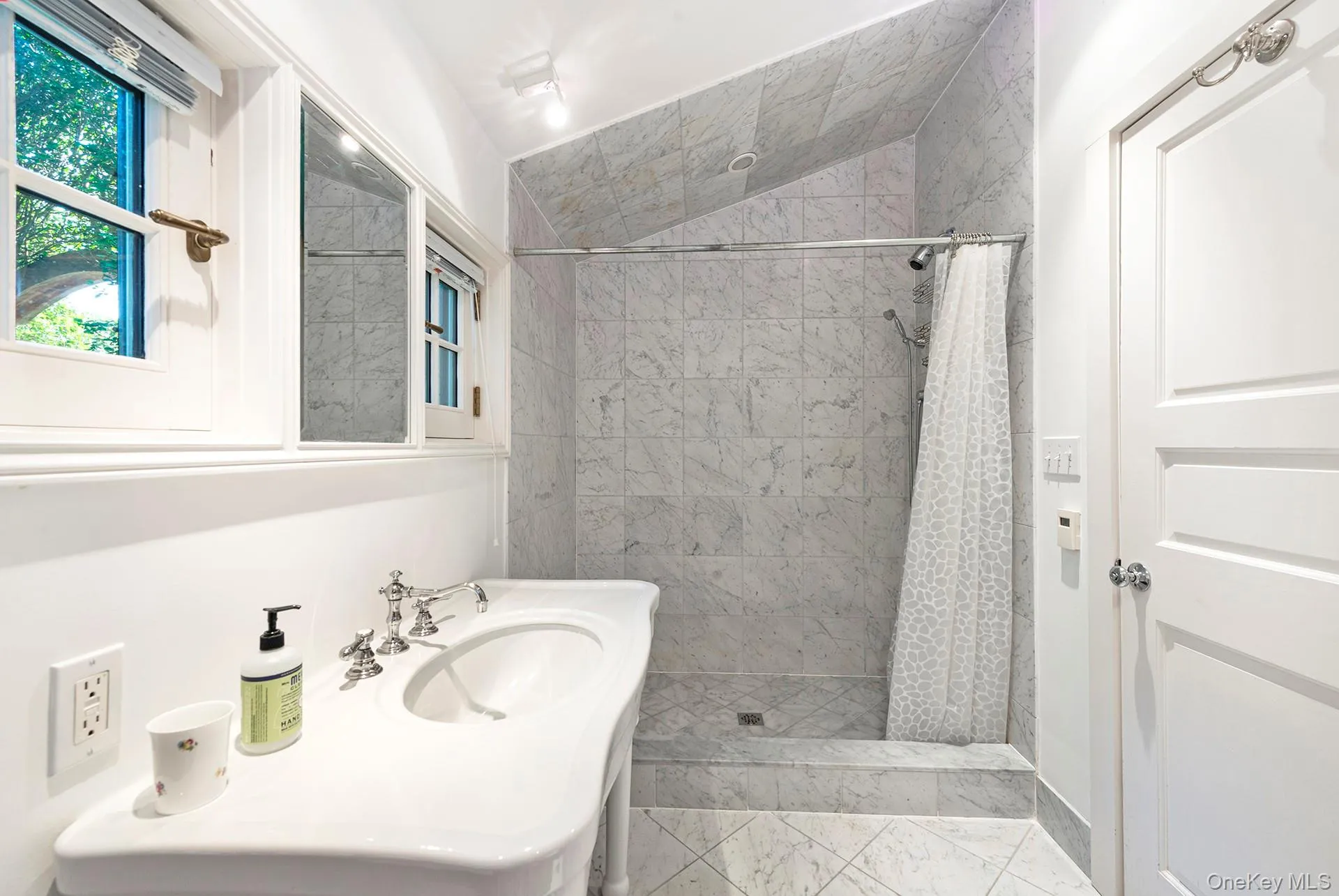 99 Egypt Lane, East Hampton, NY, 3 Bedrooms Bedrooms, 5 Rooms Rooms,3 BathroomsBathrooms,Residential Lease,For Rent,Egypt,0,1054816 99 Egypt Lane, East Hampton, NY, 3 Bedrooms Bedrooms, 5 Rooms Rooms,3 BathroomsBathrooms,Residential Lease,For Rent,Egypt,0,1054816