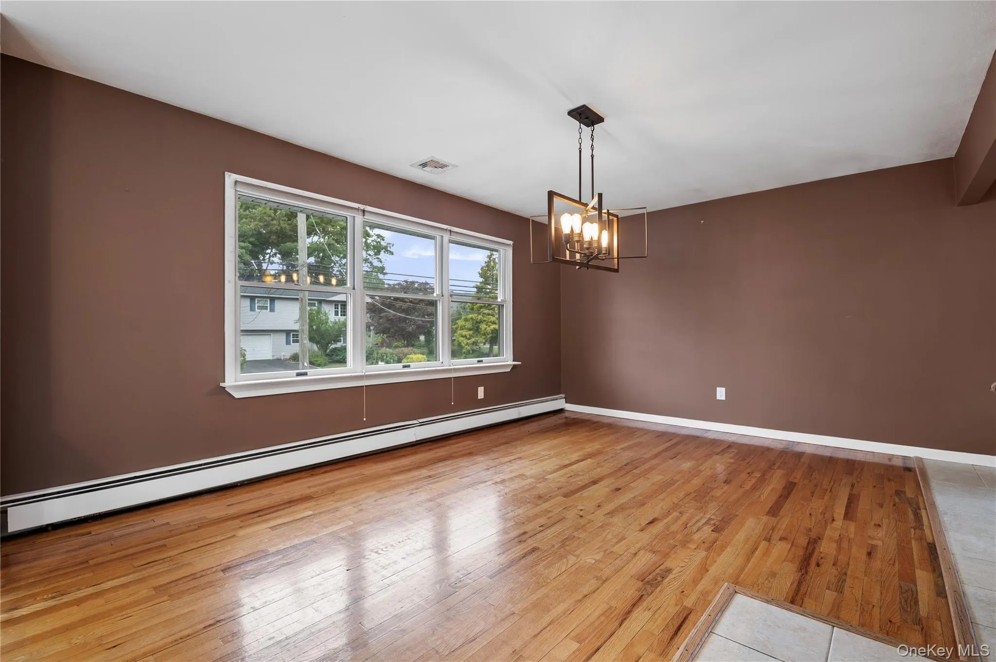 360 Fir Grove Road, Islip, NY, 3 Bedrooms Bedrooms, 8 Rooms Rooms,2 BathroomsBathrooms,Residential,For Rent,Fir Grove,0,1054824 360 Fir Grove Road, Islip, NY, 3 Bedrooms Bedrooms, 8 Rooms Rooms,2 BathroomsBathrooms,Residential,For Rent,Fir Grove,0,1054824