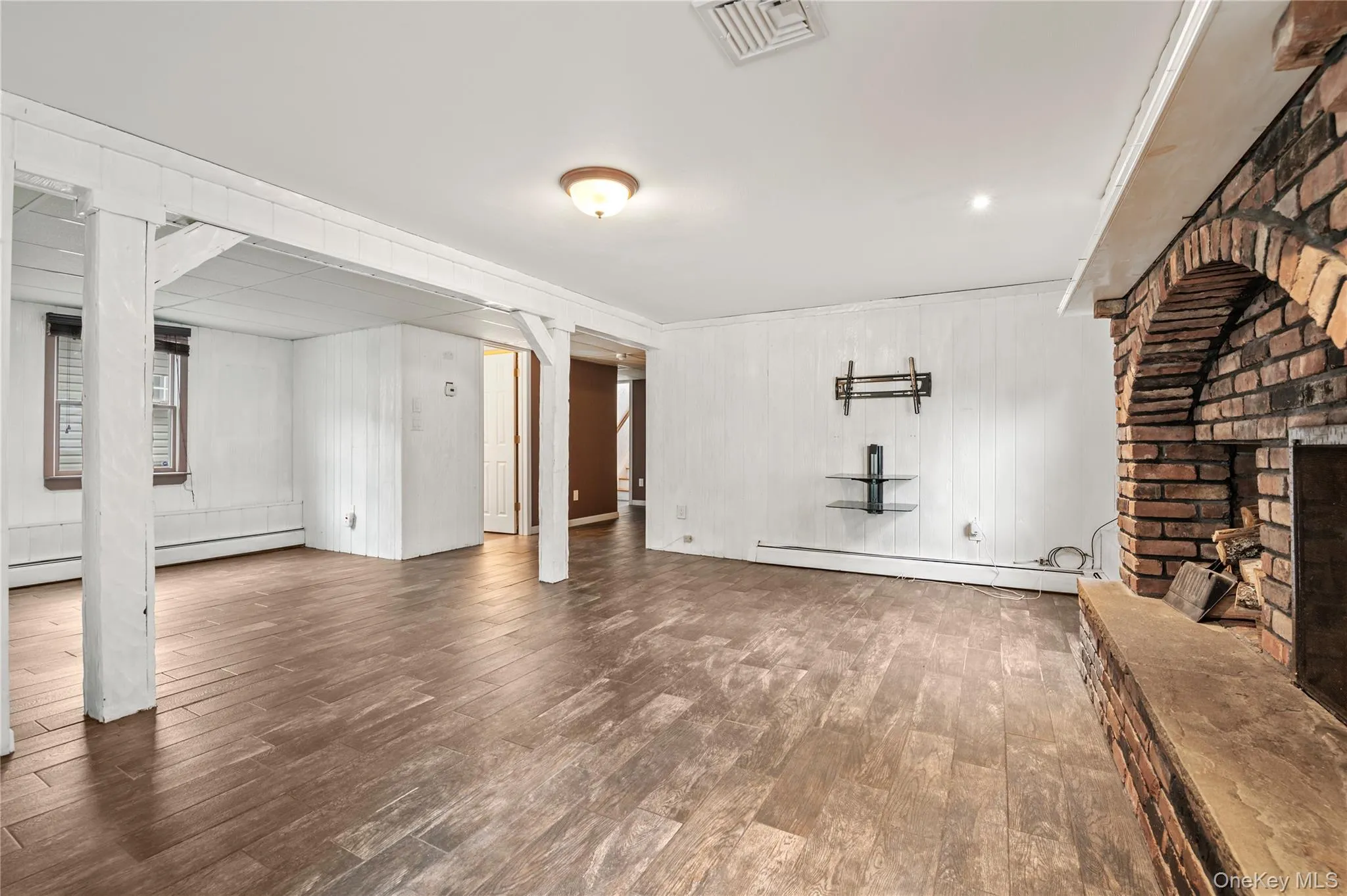 360 Fir Grove Road, Islip, NY, 3 Bedrooms Bedrooms, 8 Rooms Rooms,2 BathroomsBathrooms,Residential,For Rent,Fir Grove,0,1054824 360 Fir Grove Road, Islip, NY, 3 Bedrooms Bedrooms, 8 Rooms Rooms,2 BathroomsBathrooms,Residential,For Rent,Fir Grove,0,1054824