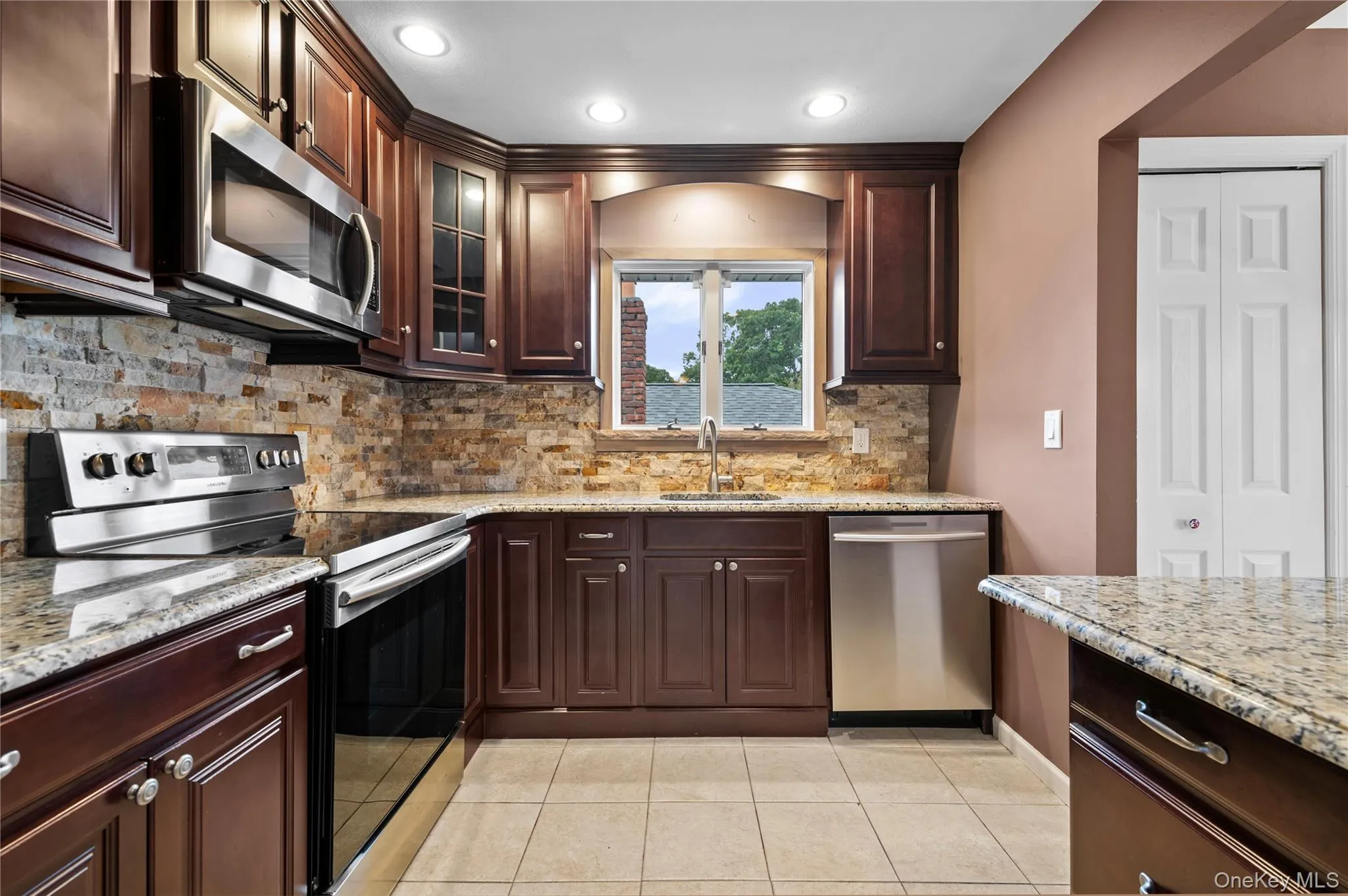 360 Fir Grove Road, Islip, NY, 3 Bedrooms Bedrooms, 8 Rooms Rooms,2 BathroomsBathrooms,Residential,For Rent,Fir Grove,0,1054824 360 Fir Grove Road, Islip, NY, 3 Bedrooms Bedrooms, 8 Rooms Rooms,2 BathroomsBathrooms,Residential,For Rent,Fir Grove,0,1054824