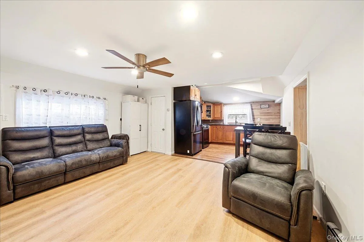 133B Edgewater Park, New York, NY, 2 Bedrooms Bedrooms, 6 Rooms Rooms,1 BathroomBathrooms,Residential,For Rent,Edgewater,0,1054829 133B Edgewater Park, New York, NY, 2 Bedrooms Bedrooms, 6 Rooms Rooms,1 BathroomBathrooms,Residential,For Rent,Edgewater,0,1054829