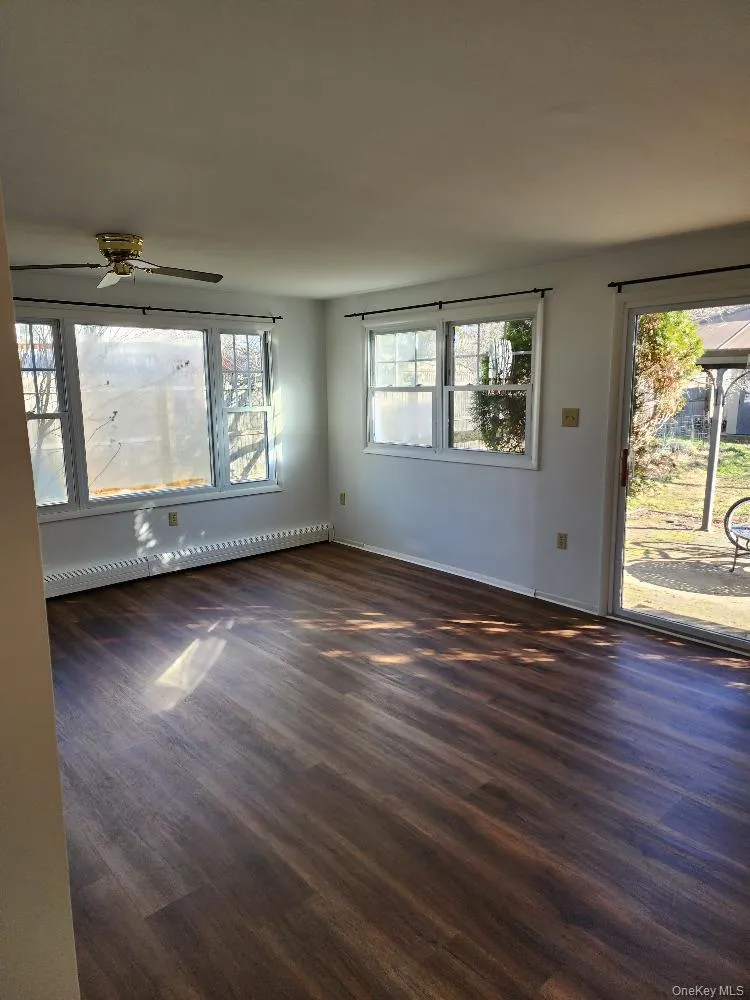 16 HARBORHILL Court, Beacon, NY, 3 Bedrooms Bedrooms, 6 Rooms Rooms,1 BathroomBathrooms,Residential Lease,For Rent,HARBORHILL,0,1054830 16 HARBORHILL Court, Beacon, NY, 3 Bedrooms Bedrooms, 6 Rooms Rooms,1 BathroomBathrooms,Residential Lease,For Rent,HARBORHILL,0,1054830