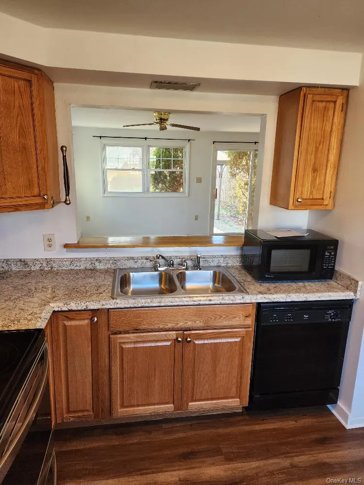 16 HARBORHILL Court, Beacon, NY, 3 Bedrooms Bedrooms, 6 Rooms Rooms,1 BathroomBathrooms,Residential Lease,For Rent,HARBORHILL,0,1054830 16 HARBORHILL Court, Beacon, NY, 3 Bedrooms Bedrooms, 6 Rooms Rooms,1 BathroomBathrooms,Residential Lease,For Rent,HARBORHILL,0,1054830