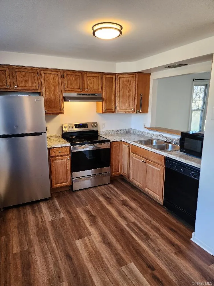 16 HARBORHILL Court, Beacon, NY, 3 Bedrooms Bedrooms, 6 Rooms Rooms,1 BathroomBathrooms,Residential Lease,For Rent,HARBORHILL,0,1054830 16 HARBORHILL Court, Beacon, NY, 3 Bedrooms Bedrooms, 6 Rooms Rooms,1 BathroomBathrooms,Residential Lease,For Rent,HARBORHILL,0,1054830