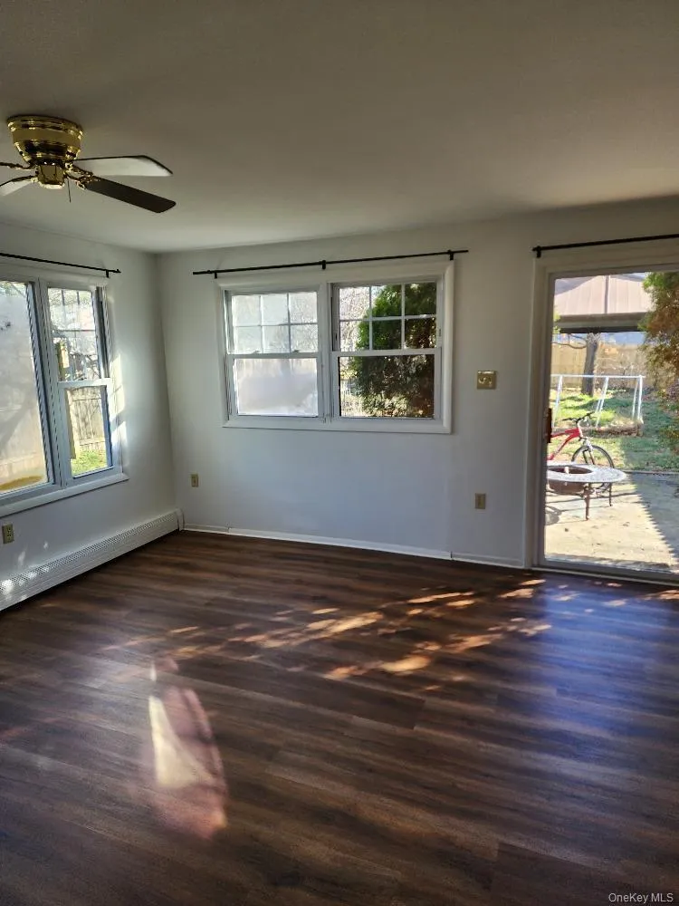 16 HARBORHILL Court, Beacon, NY, 3 Bedrooms Bedrooms, 6 Rooms Rooms,1 BathroomBathrooms,Residential Lease,For Rent,HARBORHILL,0,1054830 16 HARBORHILL Court, Beacon, NY, 3 Bedrooms Bedrooms, 6 Rooms Rooms,1 BathroomBathrooms,Residential Lease,For Rent,HARBORHILL,0,1054830