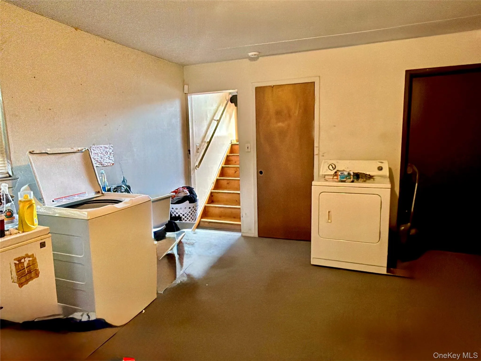 Plenty of space to do laundry Plenty of space to do laundry