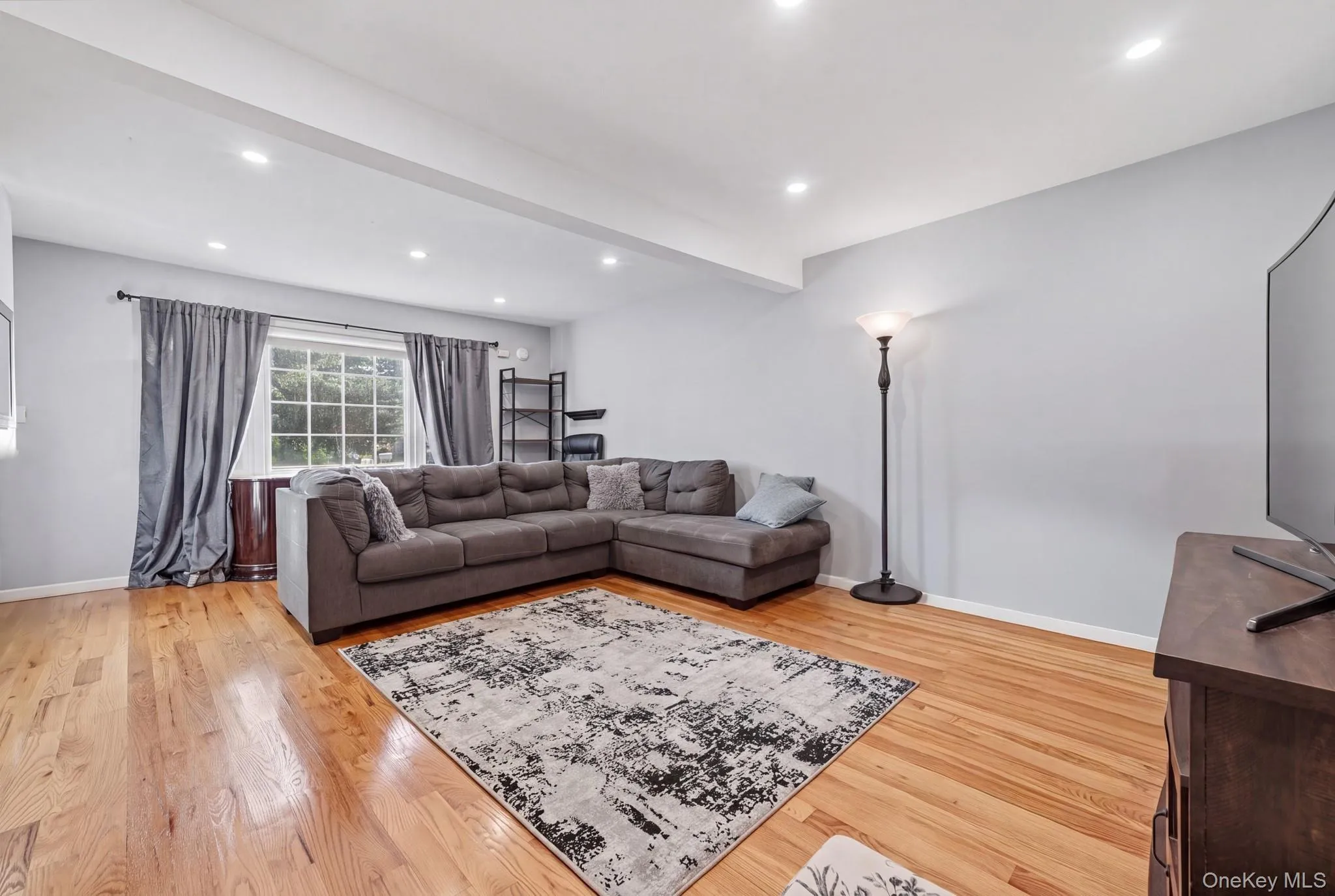 42 Gladys Drive, Ramapo, NY, 3 Bedrooms Bedrooms, 7 Rooms Rooms,1 BathroomBathrooms,Residential,For Rent,Gladys,0,1054840 42 Gladys Drive, Ramapo, NY, 3 Bedrooms Bedrooms, 7 Rooms Rooms,1 BathroomBathrooms,Residential,For Rent,Gladys,0,1054840