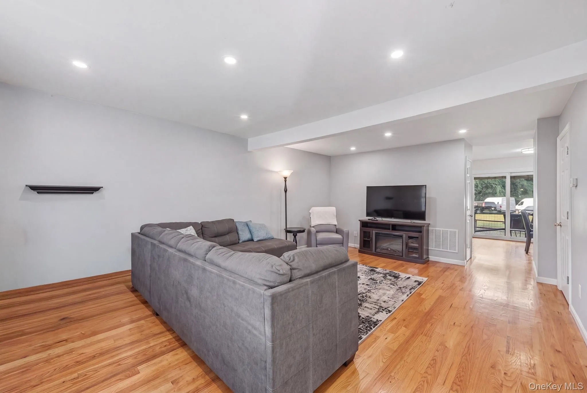 42 Gladys Drive, Ramapo, NY, 3 Bedrooms Bedrooms, 7 Rooms Rooms,1 BathroomBathrooms,Residential,For Rent,Gladys,0,1054840 42 Gladys Drive, Ramapo, NY, 3 Bedrooms Bedrooms, 7 Rooms Rooms,1 BathroomBathrooms,Residential,For Rent,Gladys,0,1054840
