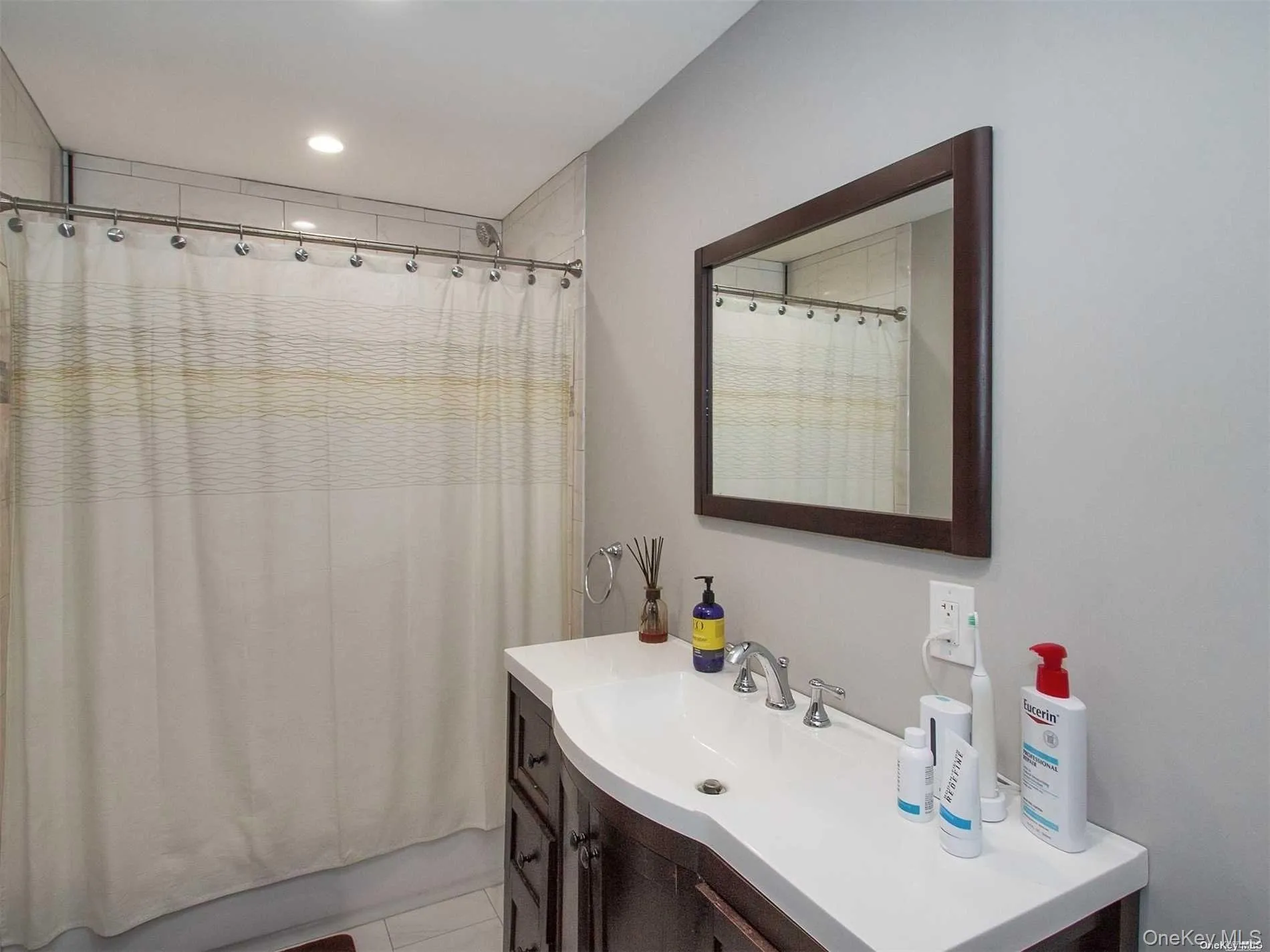 11 Pratt Street, Babylon, NY, 4 Bedroom Bedrooms, 7 Room Rooms,3 BathroomBathrooms,Residential Lease,For Rent,Pratt,0,1054844 11 Pratt Street, Babylon, NY, 4 Bedroom Bedrooms, 7 Room Rooms,3 BathroomBathrooms,Residential Lease,For Rent,Pratt,0,1054844