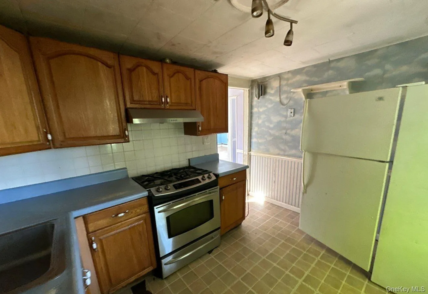 184 Suffolk Avenue, Islip, NY, 2 Bedrooms Bedrooms, 5 Rooms Rooms,1 BathroomBathrooms,Residential,For Rent,Suffolk,0,1054848 184 Suffolk Avenue, Islip, NY, 2 Bedrooms Bedrooms, 5 Rooms Rooms,1 BathroomBathrooms,Residential,For Rent,Suffolk,0,1054848