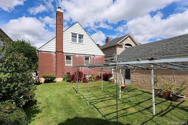 1408 Lowell Avenue, North Hempstead, NY, 4 Bedrooms Bedrooms, 7 Rooms Rooms,2 BathroomsBathrooms,Residential,For Rent,Lowell,0,1054859 1408 Lowell Avenue, North Hempstead, NY, 4 Bedrooms Bedrooms, 7 Rooms Rooms,2 BathroomsBathrooms,Residential,For Rent,Lowell,0,1054859