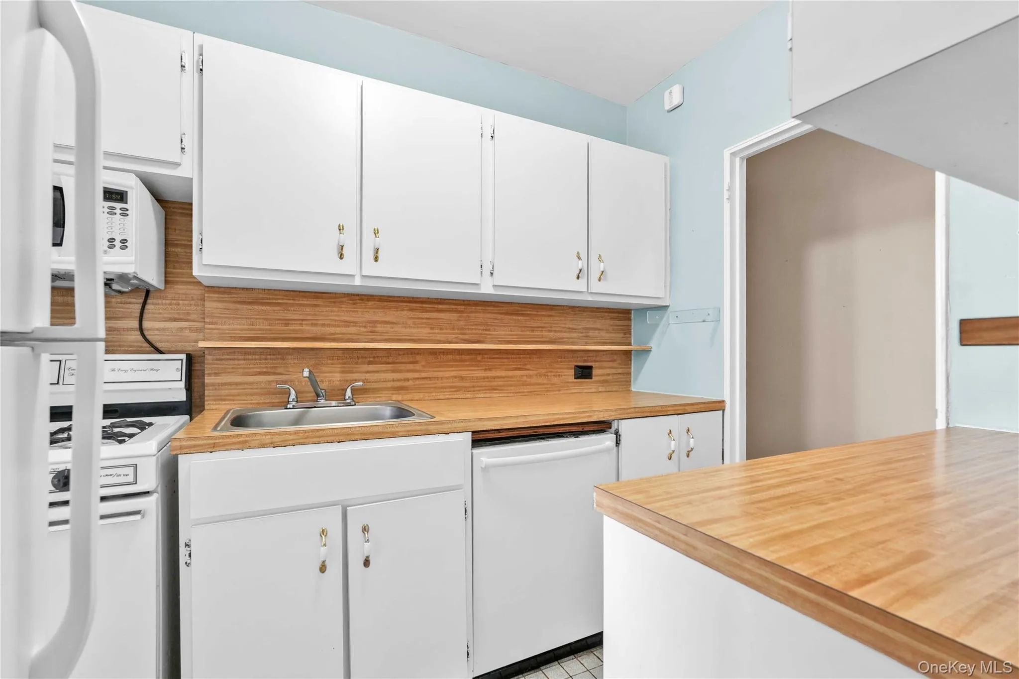 67-38 108th Street, New York, NY, 1 Bedroom Bedrooms, 3 Rooms Rooms,1 BathroomBathrooms,Residential,For Rent,108th,0,1054865 67-38 108th Street, New York, NY, 1 Bedroom Bedrooms, 3 Rooms Rooms,1 BathroomBathrooms,Residential,For Rent,108th,0,1054865