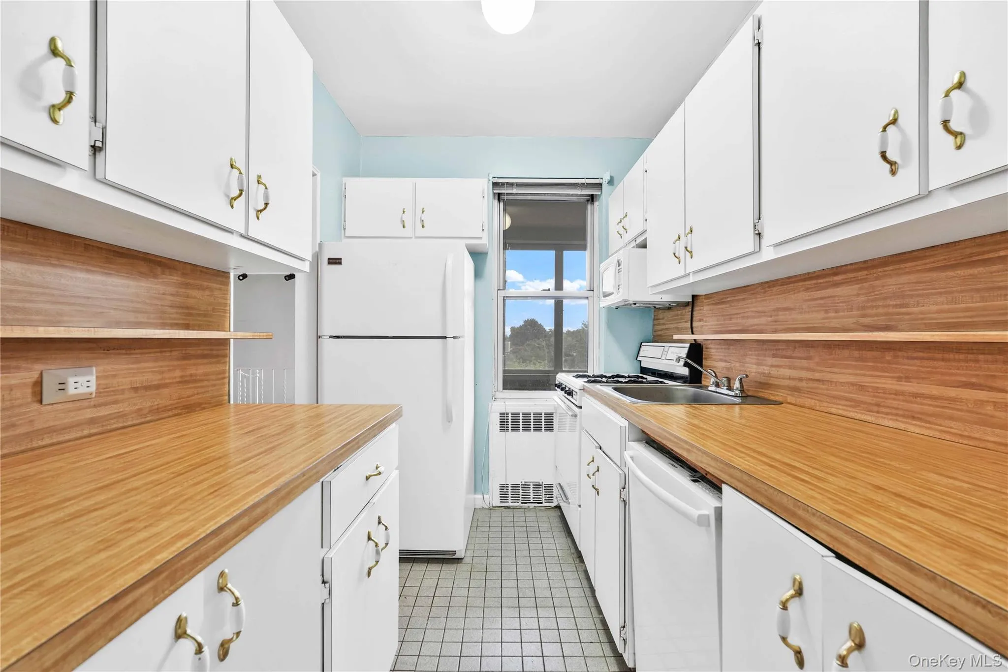 67-38 108th Street, New York, NY, 1 Bedroom Bedrooms, 3 Rooms Rooms,1 BathroomBathrooms,Residential,For Rent,108th,0,1054865 67-38 108th Street, New York, NY, 1 Bedroom Bedrooms, 3 Rooms Rooms,1 BathroomBathrooms,Residential,For Rent,108th,0,1054865