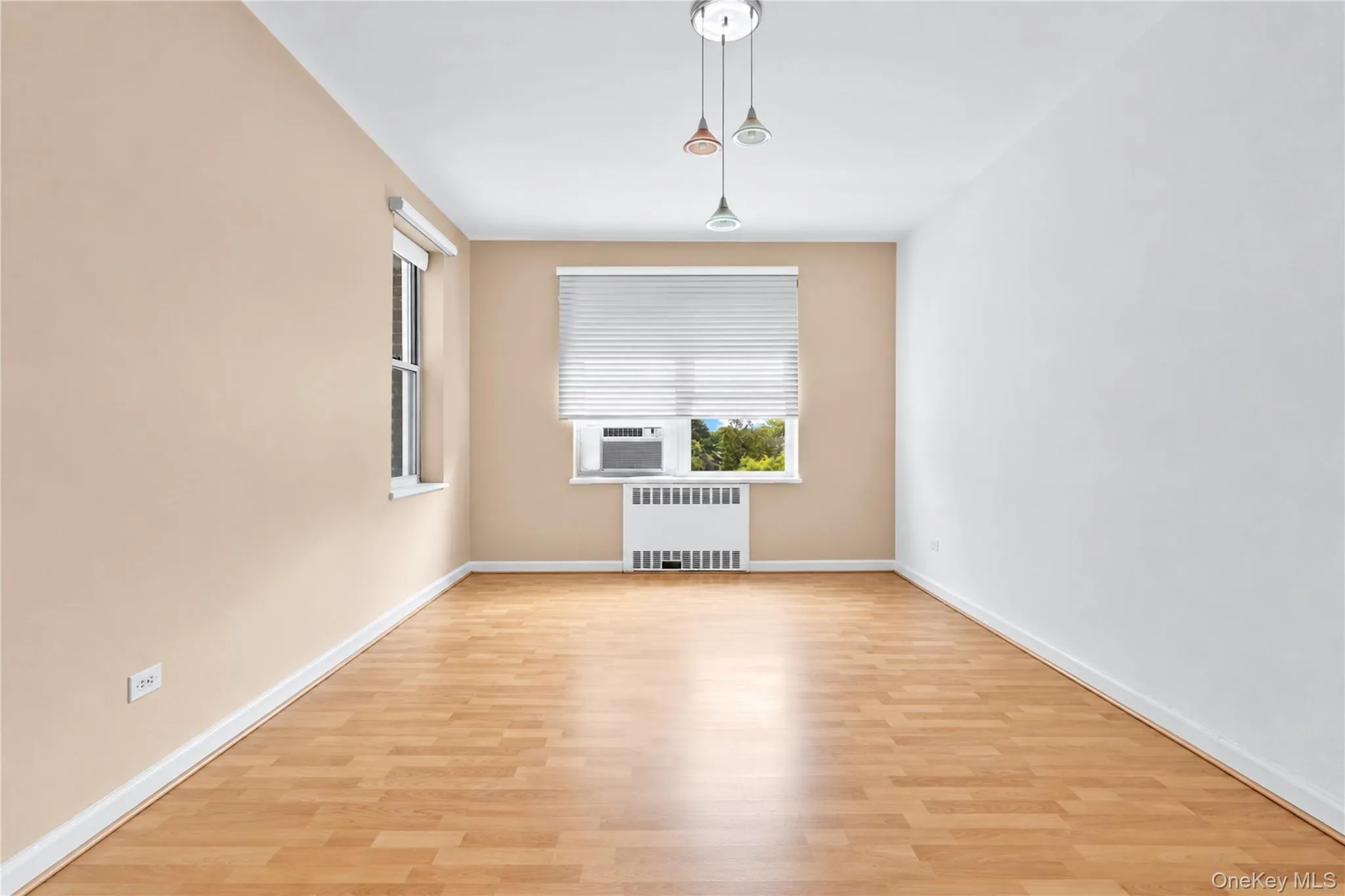 67-38 108th Street, New York, NY, 1 Bedroom Bedrooms, 3 Rooms Rooms,1 BathroomBathrooms,Residential,For Rent,108th,0,1054865 67-38 108th Street, New York, NY, 1 Bedroom Bedrooms, 3 Rooms Rooms,1 BathroomBathrooms,Residential,For Rent,108th,0,1054865