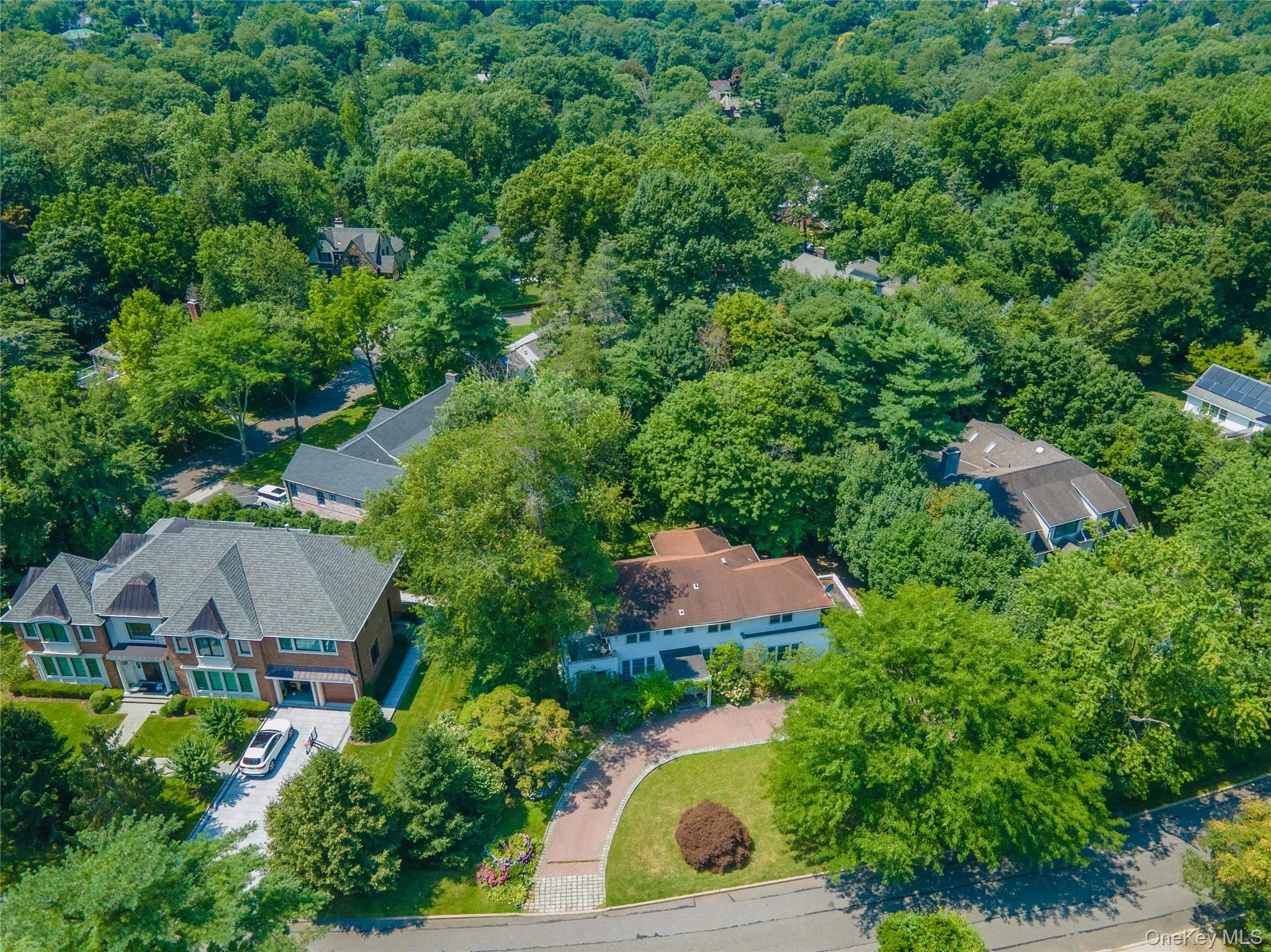 14 Clover Drive, North Hempstead, NY, 4 Bedrooms Bedrooms, 10 Rooms Rooms,2 BathroomsBathrooms,Residential,For Rent,Clover,0,1054868 14 Clover Drive, North Hempstead, NY, 4 Bedrooms Bedrooms, 10 Rooms Rooms,2 BathroomsBathrooms,Residential,For Rent,Clover,0,1054868