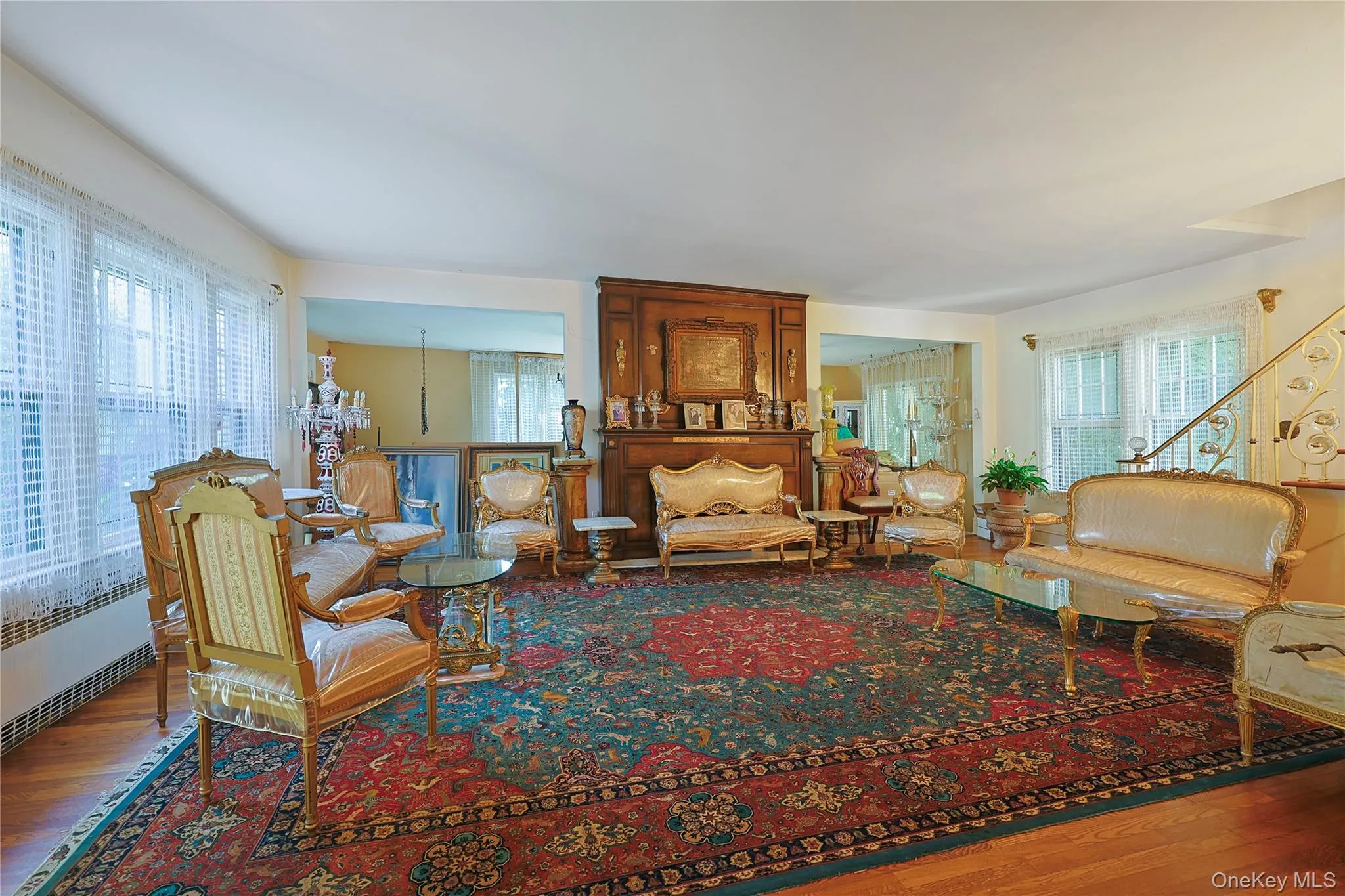 14 Clover Drive, North Hempstead, NY, 4 Bedrooms Bedrooms, 10 Rooms Rooms,2 BathroomsBathrooms,Residential,For Rent,Clover,0,1054868 14 Clover Drive, North Hempstead, NY, 4 Bedrooms Bedrooms, 10 Rooms Rooms,2 BathroomsBathrooms,Residential,For Rent,Clover,0,1054868