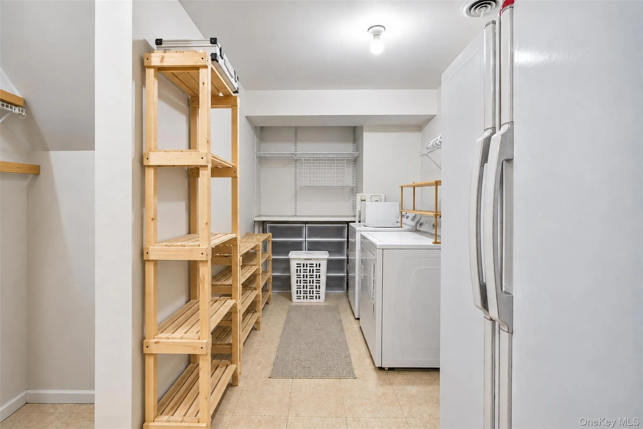 15 Aron Court, Ramapo, NY, 4 Bedrooms Bedrooms, 8 Rooms Rooms,3 BathroomsBathrooms,Residential,For Rent,Aron,0,1054869 15 Aron Court, Ramapo, NY, 4 Bedrooms Bedrooms, 8 Rooms Rooms,3 BathroomsBathrooms,Residential,For Rent,Aron,0,1054869