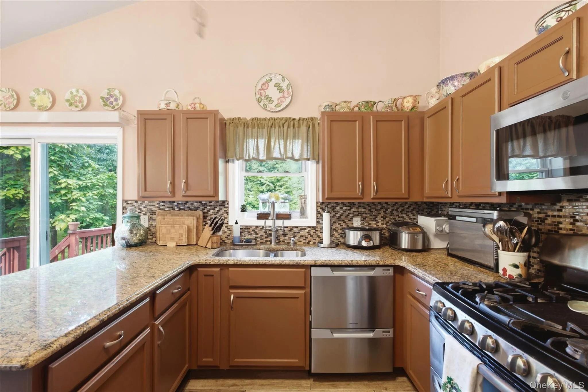 15 Aron Court, Ramapo, NY, 4 Bedrooms Bedrooms, 8 Rooms Rooms,3 BathroomsBathrooms,Residential,For Rent,Aron,0,1054869 15 Aron Court, Ramapo, NY, 4 Bedrooms Bedrooms, 8 Rooms Rooms,3 BathroomsBathrooms,Residential,For Rent,Aron,0,1054869