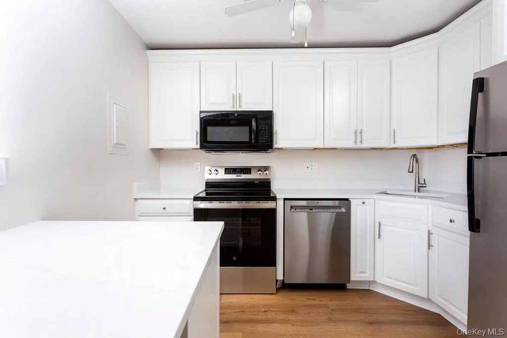 54 Hope Street, Stamford, CT, 2 Bedrooms Bedrooms, 4 Rooms Rooms,2 BathroomsBathrooms,Residential Lease,For Rent,Hope,0,1054878 54 Hope Street, Stamford, CT, 2 Bedrooms Bedrooms, 4 Rooms Rooms,2 BathroomsBathrooms,Residential Lease,For Rent,Hope,0,1054878