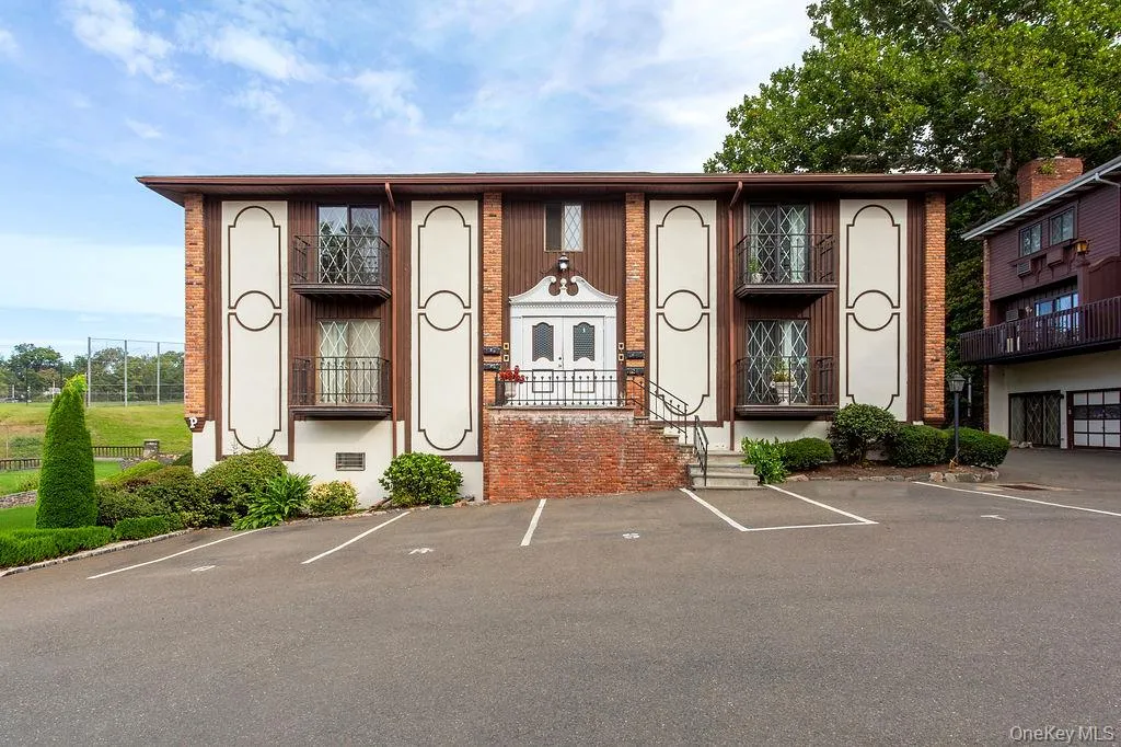 54 Hope Street, Stamford, CT, 2 Bedrooms Bedrooms, 4 Rooms Rooms,2 BathroomsBathrooms,Residential Lease,For Rent,Hope,0,1054878 54 Hope Street, Stamford, CT, 2 Bedrooms Bedrooms, 4 Rooms Rooms,2 BathroomsBathrooms,Residential Lease,For Rent,Hope,0,1054878