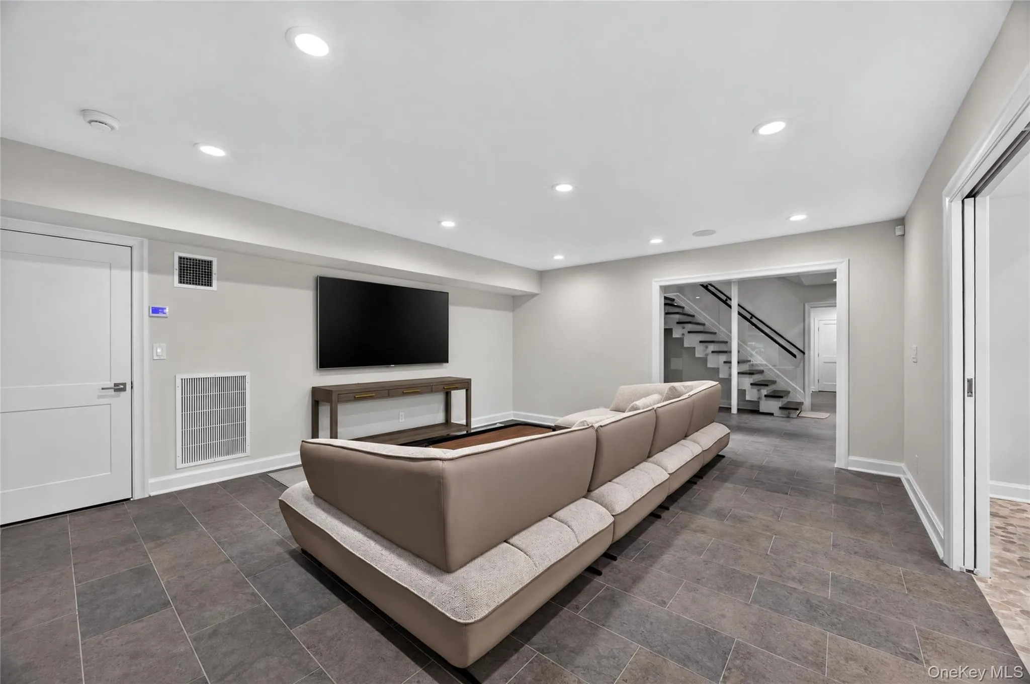 68 Kensington Circle, North Hempstead, NY, 4 Bedrooms Bedrooms, 10 Rooms Rooms,4 BathroomsBathrooms,Residential,For Rent,Kensington,0,1054881 68 Kensington Circle, North Hempstead, NY, 4 Bedrooms Bedrooms, 10 Rooms Rooms,4 BathroomsBathrooms,Residential,For Rent,Kensington,0,1054881