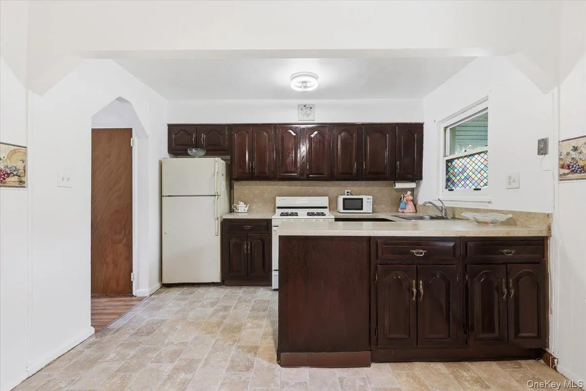 1647 Radcliff Avenue, New York, NY, 2 Bedrooms Bedrooms, 4 Rooms Rooms,2 BathroomsBathrooms,Residential,For Rent,Radcliff,0,1054883 1647 Radcliff Avenue, New York, NY, 2 Bedrooms Bedrooms, 4 Rooms Rooms,2 BathroomsBathrooms,Residential,For Rent,Radcliff,0,1054883