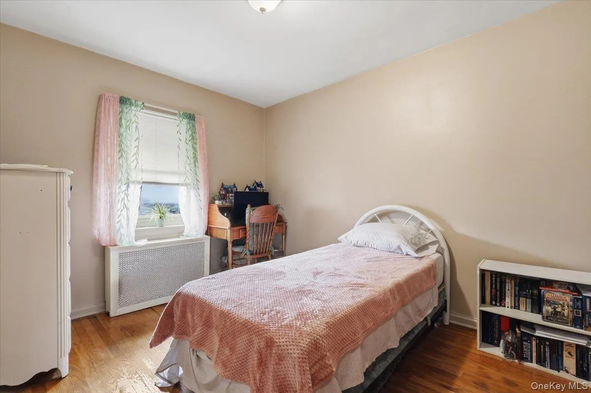 1647 Radcliff Avenue, New York, NY, 2 Bedrooms Bedrooms, 4 Rooms Rooms,2 BathroomsBathrooms,Residential,For Rent,Radcliff,0,1054883 1647 Radcliff Avenue, New York, NY, 2 Bedrooms Bedrooms, 4 Rooms Rooms,2 BathroomsBathrooms,Residential,For Rent,Radcliff,0,1054883