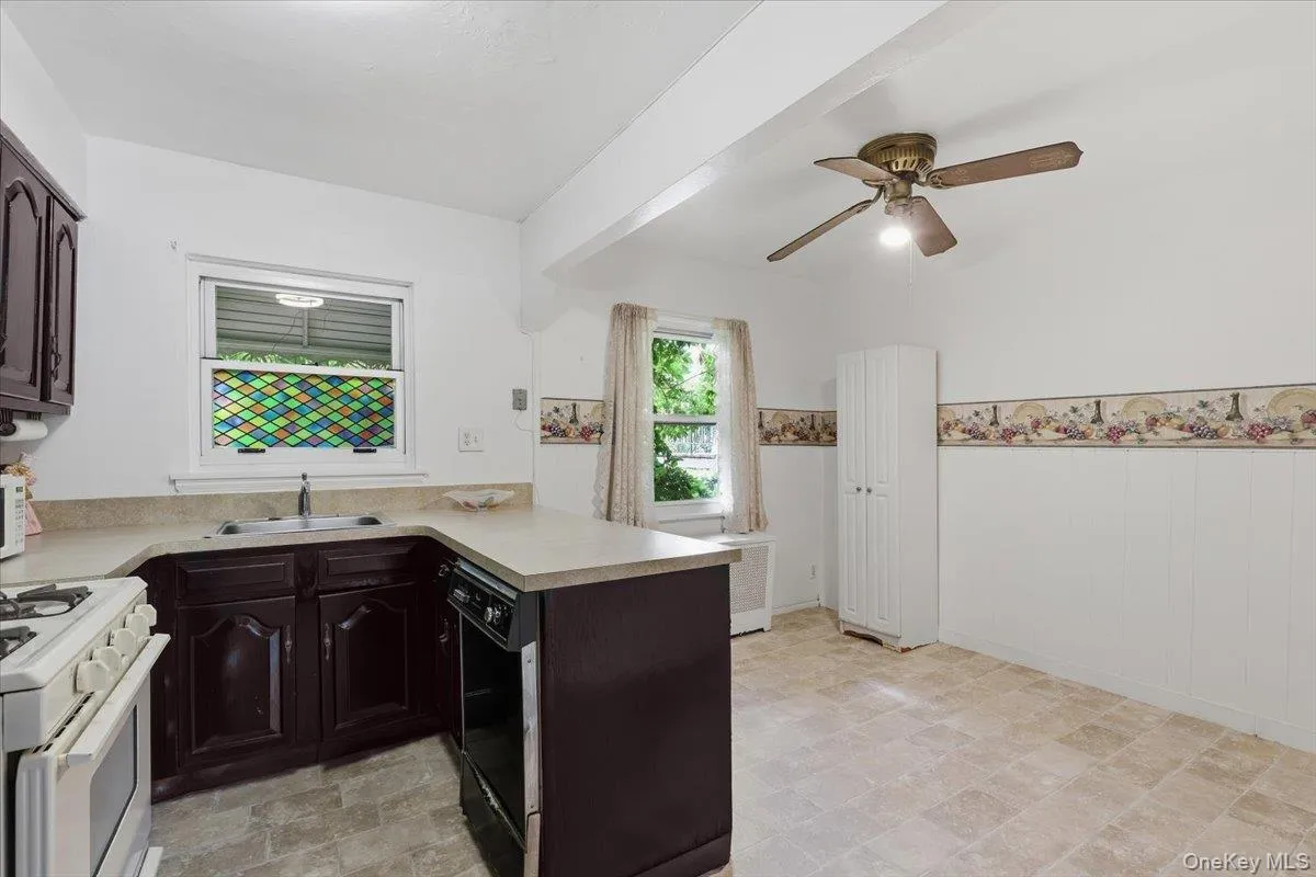 1647 Radcliff Avenue, New York, NY, 2 Bedrooms Bedrooms, 4 Rooms Rooms,2 BathroomsBathrooms,Residential,For Rent,Radcliff,0,1054883 1647 Radcliff Avenue, New York, NY, 2 Bedrooms Bedrooms, 4 Rooms Rooms,2 BathroomsBathrooms,Residential,For Rent,Radcliff,0,1054883
