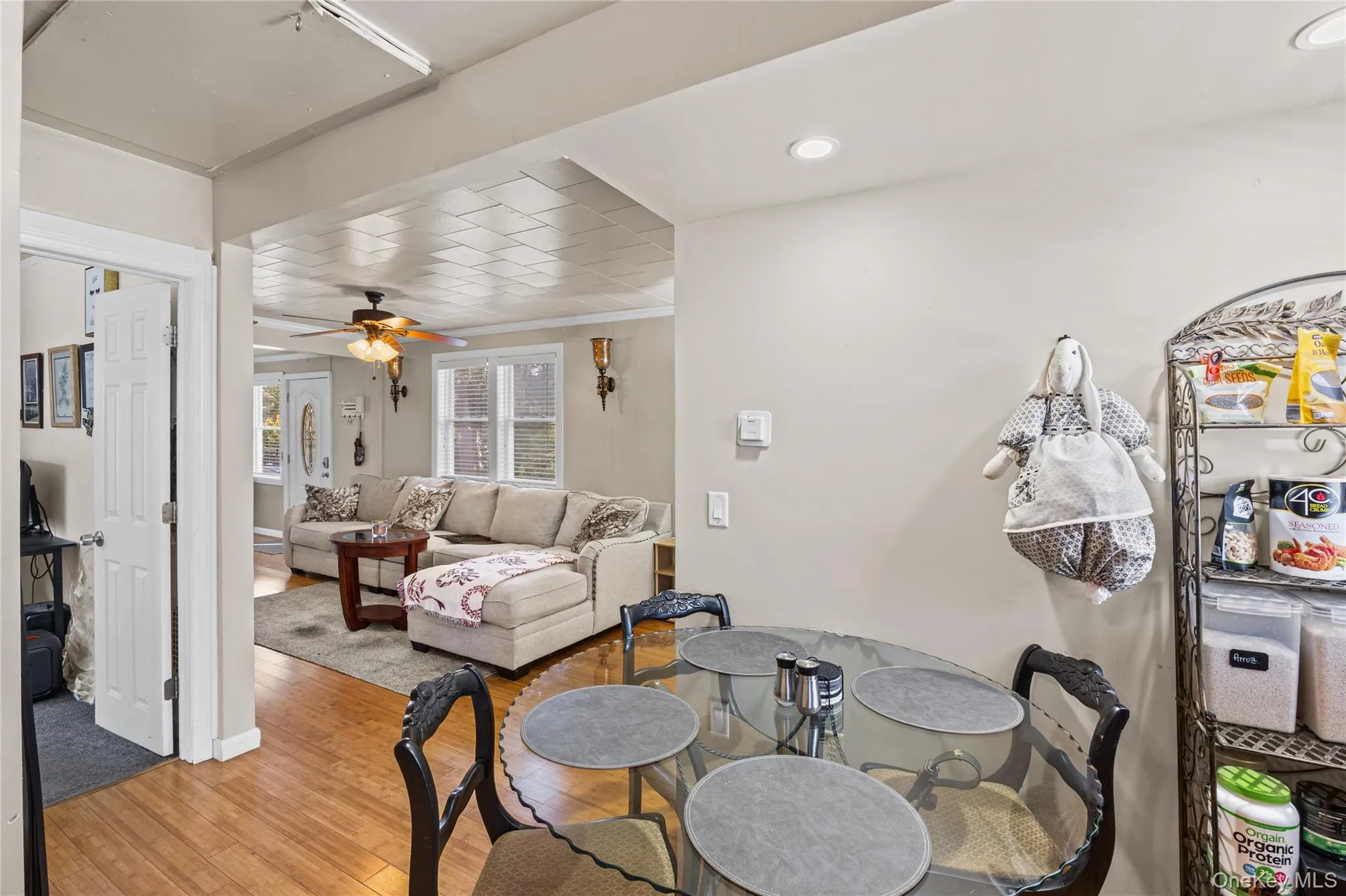 294 Deer Road, Islip, NY, 2 Bedrooms Bedrooms, 5 Rooms Rooms,1 BathroomBathrooms,Residential,For Rent,Deer,0,1054885 294 Deer Road, Islip, NY, 2 Bedrooms Bedrooms, 5 Rooms Rooms,1 BathroomBathrooms,Residential,For Rent,Deer,0,1054885