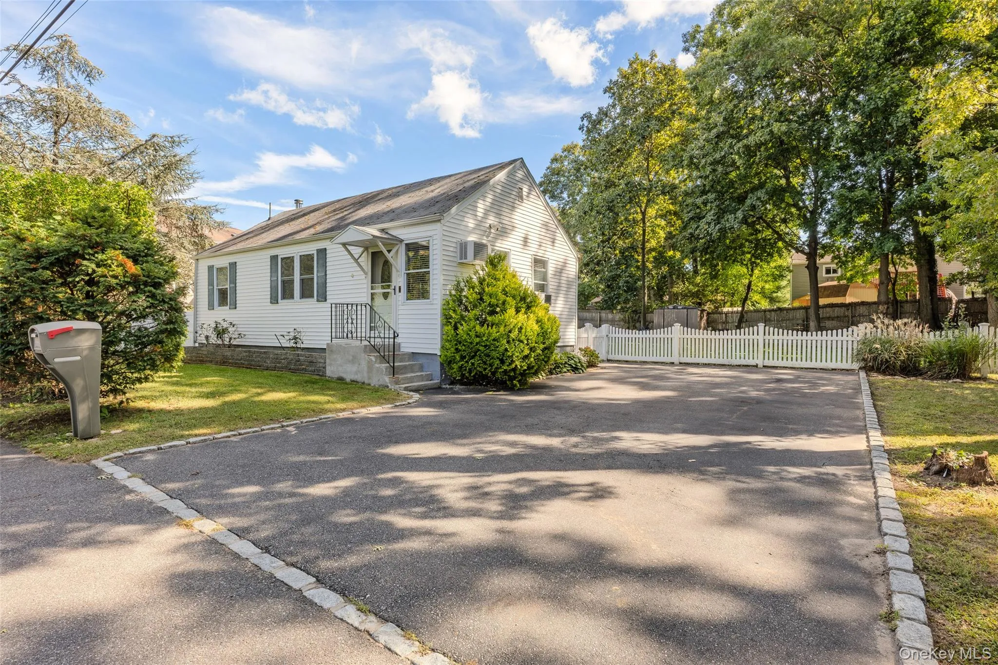 294 Deer Road, Islip, NY, 2 Bedrooms Bedrooms, 5 Rooms Rooms,1 BathroomBathrooms,Residential,For Rent,Deer,0,1054885 294 Deer Road, Islip, NY, 2 Bedrooms Bedrooms, 5 Rooms Rooms,1 BathroomBathrooms,Residential,For Rent,Deer,0,1054885