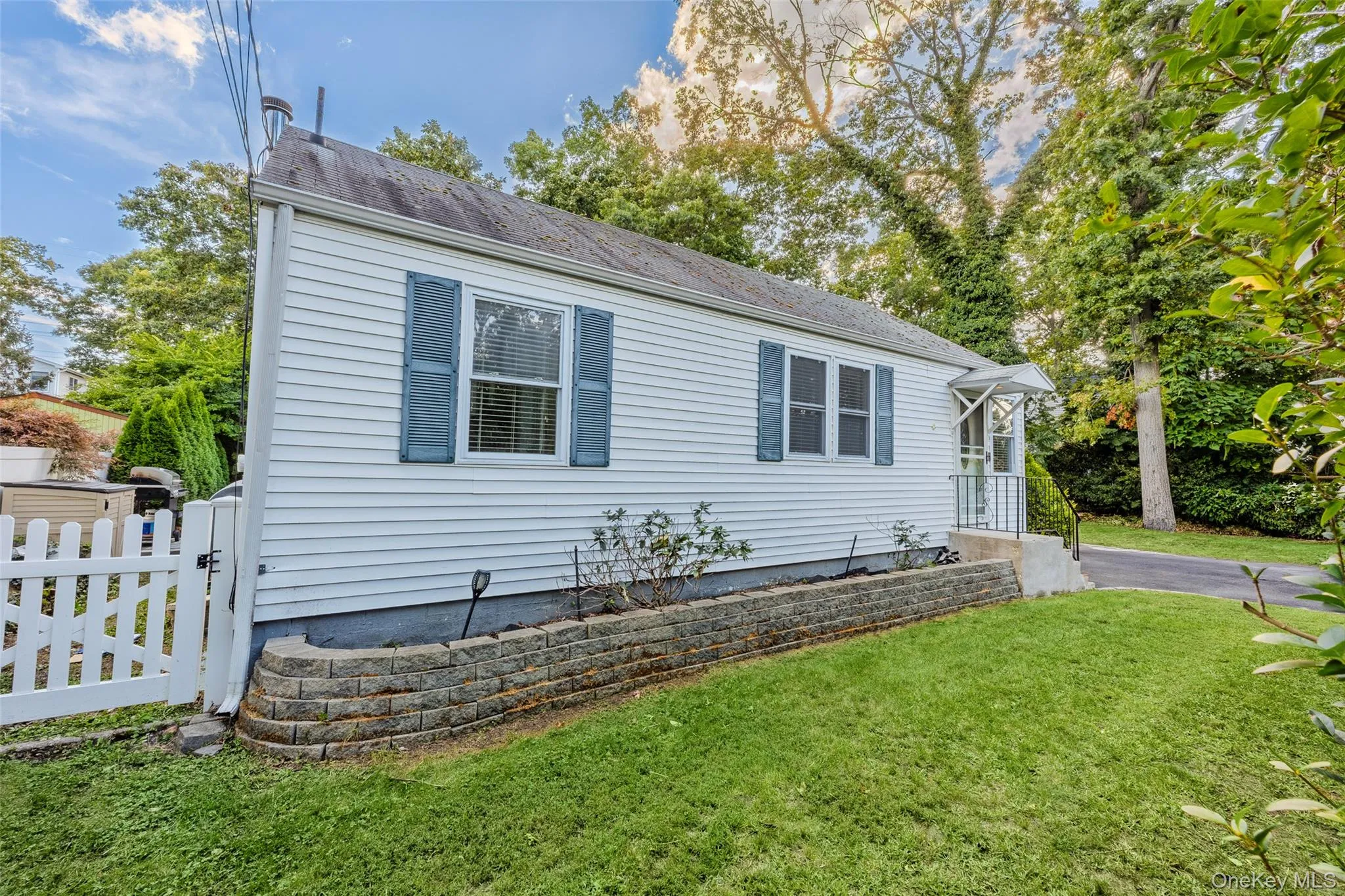 294 Deer Road, Islip, NY, 2 Bedrooms Bedrooms, 5 Rooms Rooms,1 BathroomBathrooms,Residential,For Rent,Deer,0,1054885 294 Deer Road, Islip, NY, 2 Bedrooms Bedrooms, 5 Rooms Rooms,1 BathroomBathrooms,Residential,For Rent,Deer,0,1054885