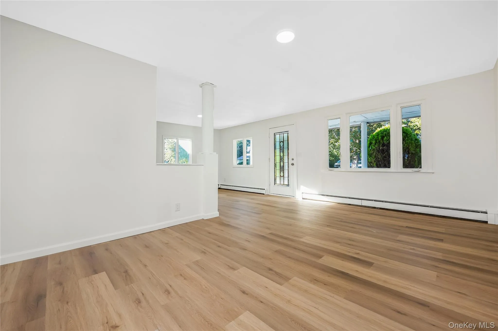 52 Rexmere Avenue, Brookhaven, NY, 4 Bedrooms Bedrooms, 8 Rooms Rooms,3 BathroomsBathrooms,Residential,For Rent,Rexmere,0,1054892 52 Rexmere Avenue, Brookhaven, NY, 4 Bedrooms Bedrooms, 8 Rooms Rooms,3 BathroomsBathrooms,Residential,For Rent,Rexmere,0,1054892