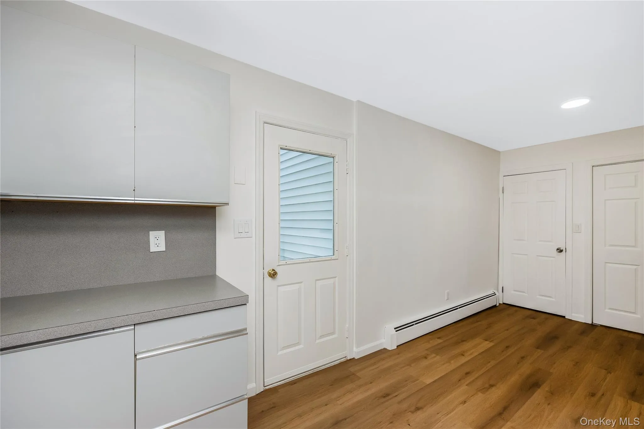 52 Rexmere Avenue, Brookhaven, NY, 4 Bedrooms Bedrooms, 8 Rooms Rooms,3 BathroomsBathrooms,Residential,For Rent,Rexmere,0,1054892 52 Rexmere Avenue, Brookhaven, NY, 4 Bedrooms Bedrooms, 8 Rooms Rooms,3 BathroomsBathrooms,Residential,For Rent,Rexmere,0,1054892