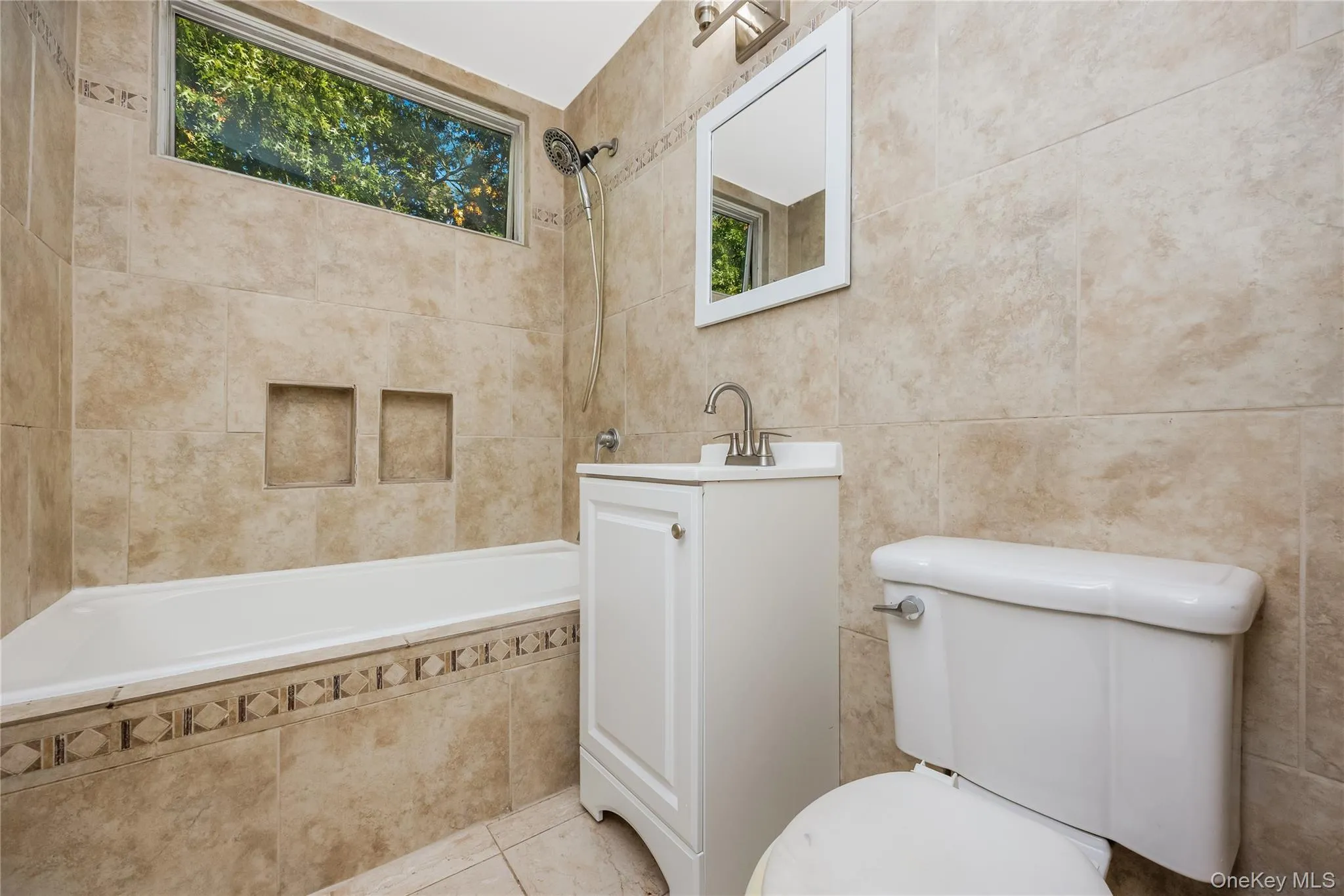 52 Rexmere Avenue, Brookhaven, NY, 4 Bedrooms Bedrooms, 8 Rooms Rooms,3 BathroomsBathrooms,Residential,For Rent,Rexmere,0,1054892 52 Rexmere Avenue, Brookhaven, NY, 4 Bedrooms Bedrooms, 8 Rooms Rooms,3 BathroomsBathrooms,Residential,For Rent,Rexmere,0,1054892
