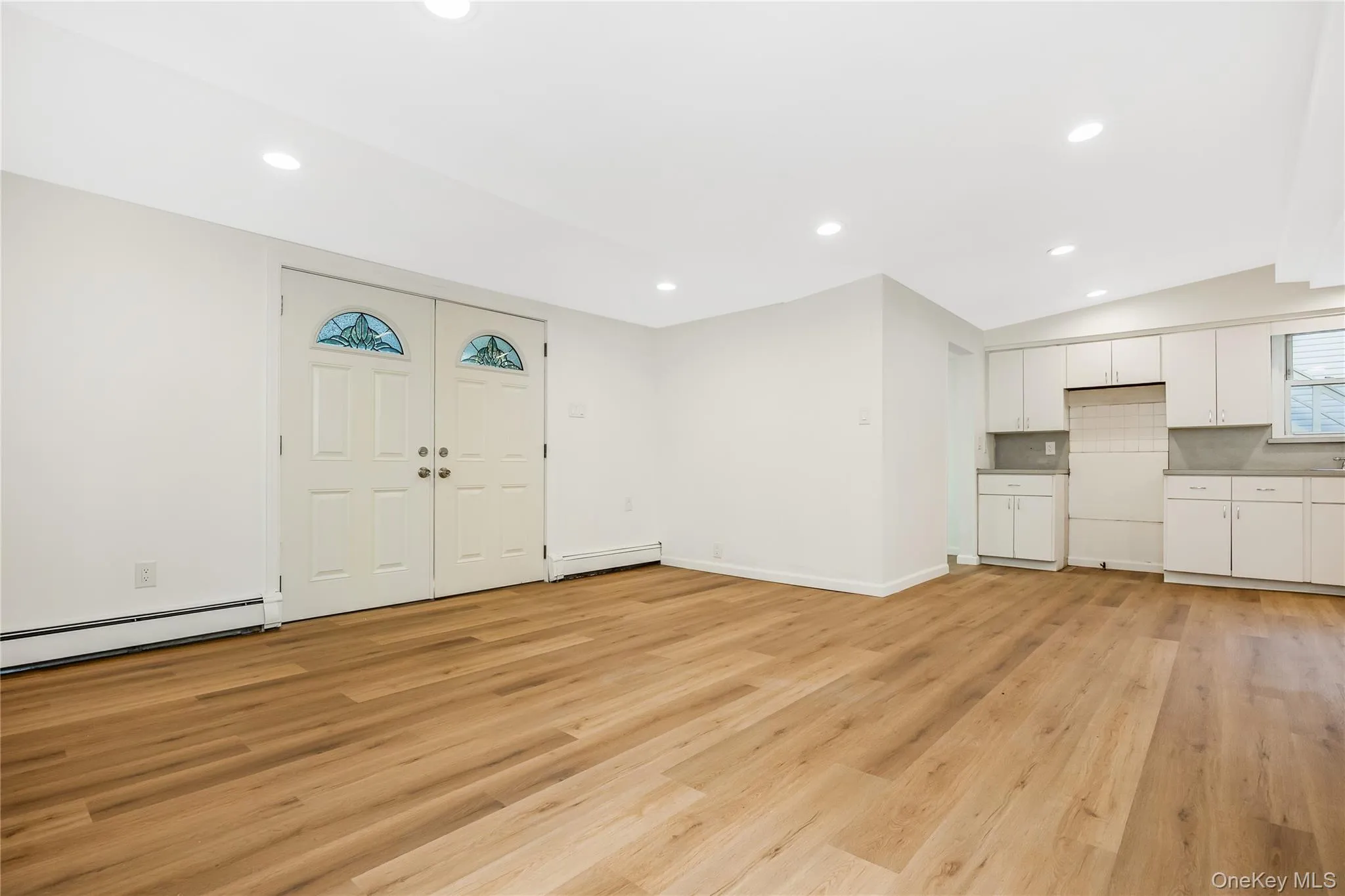 52 Rexmere Avenue, Brookhaven, NY, 4 Bedrooms Bedrooms, 8 Rooms Rooms,3 BathroomsBathrooms,Residential,For Rent,Rexmere,0,1054892 52 Rexmere Avenue, Brookhaven, NY, 4 Bedrooms Bedrooms, 8 Rooms Rooms,3 BathroomsBathrooms,Residential,For Rent,Rexmere,0,1054892