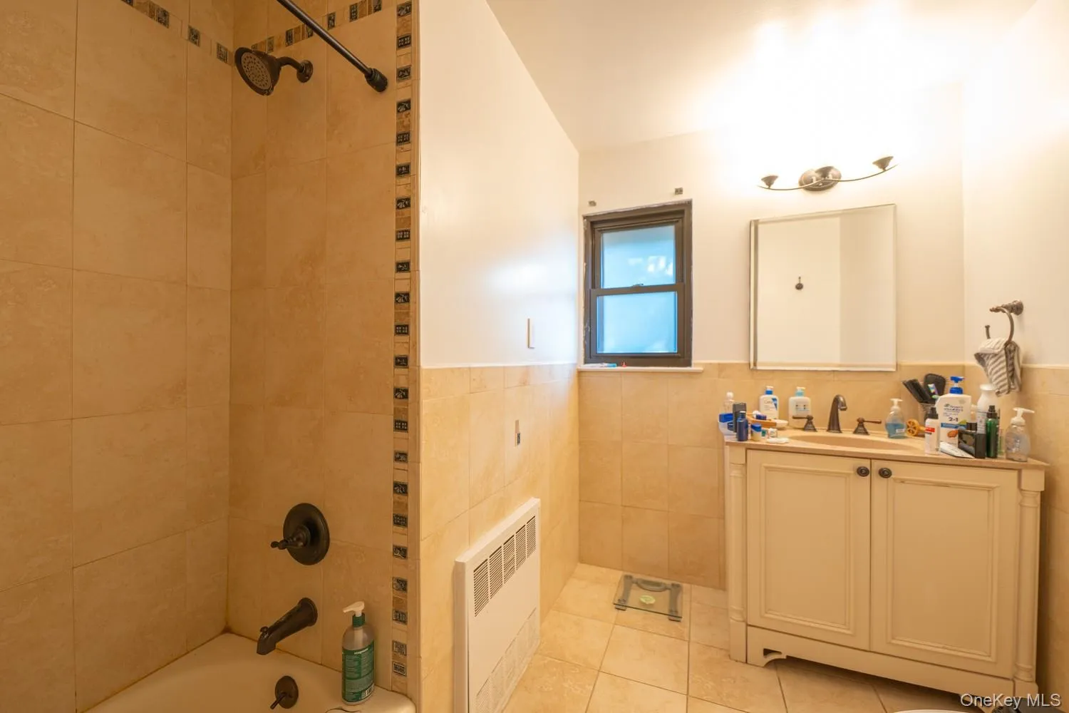 626 Nelson Place, North Hempstead, NY, 3 Bedrooms Bedrooms, 7 Rooms Rooms,2 BathroomsBathrooms,Residential Lease,For Rent,Nelson,0,1054895 626 Nelson Place, North Hempstead, NY, 3 Bedrooms Bedrooms, 7 Rooms Rooms,2 BathroomsBathrooms,Residential Lease,For Rent,Nelson,0,1054895