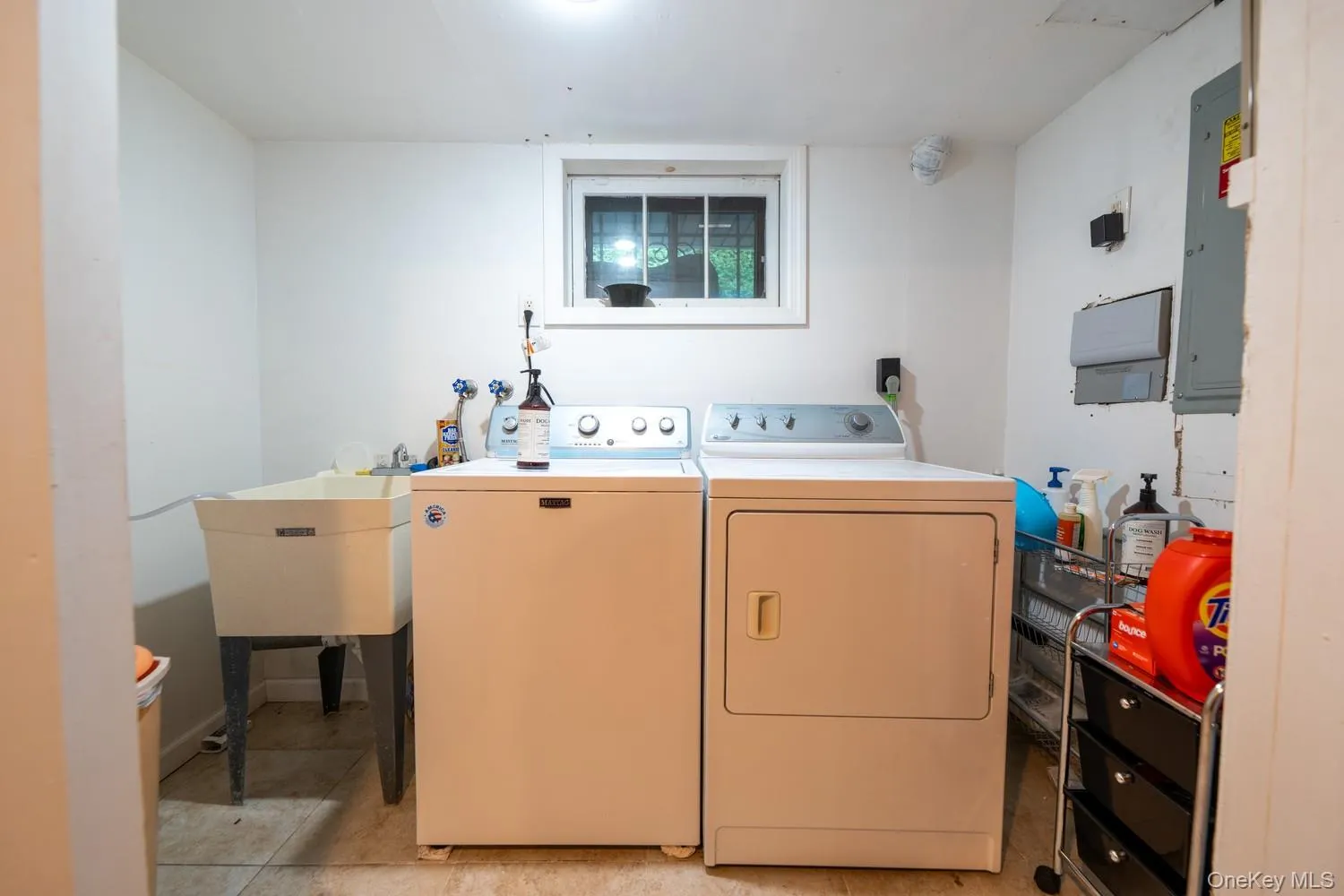 626 Nelson Place, North Hempstead, NY, 3 Bedrooms Bedrooms, 7 Rooms Rooms,2 BathroomsBathrooms,Residential Lease,For Rent,Nelson,0,1054895 626 Nelson Place, North Hempstead, NY, 3 Bedrooms Bedrooms, 7 Rooms Rooms,2 BathroomsBathrooms,Residential Lease,For Rent,Nelson,0,1054895